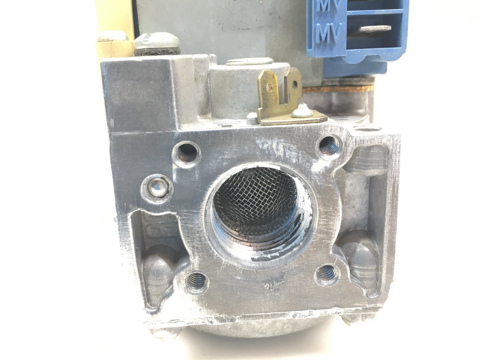 Honeywell VR8204M1075 HVAC Natural Gas Furnace Gas Valve in/out 1/2" used #G101