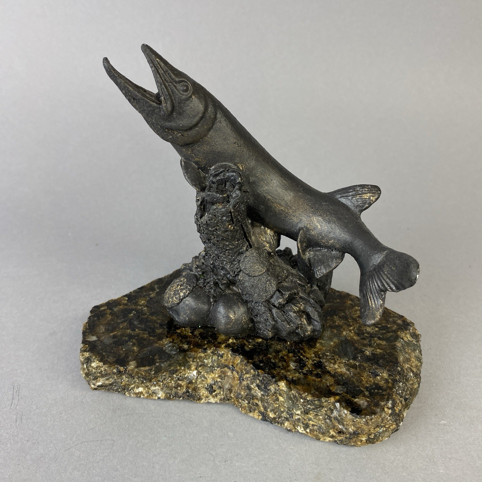 Vintage  Metal Bronze Muskie Pike Leaping Jumping Fish Sculpture