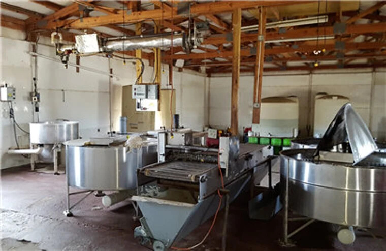 10-1 OZ BARS OF 100% PURE AMERICAN BEESWAX FILTERED BLOCKS NEVER CUT OR DYED