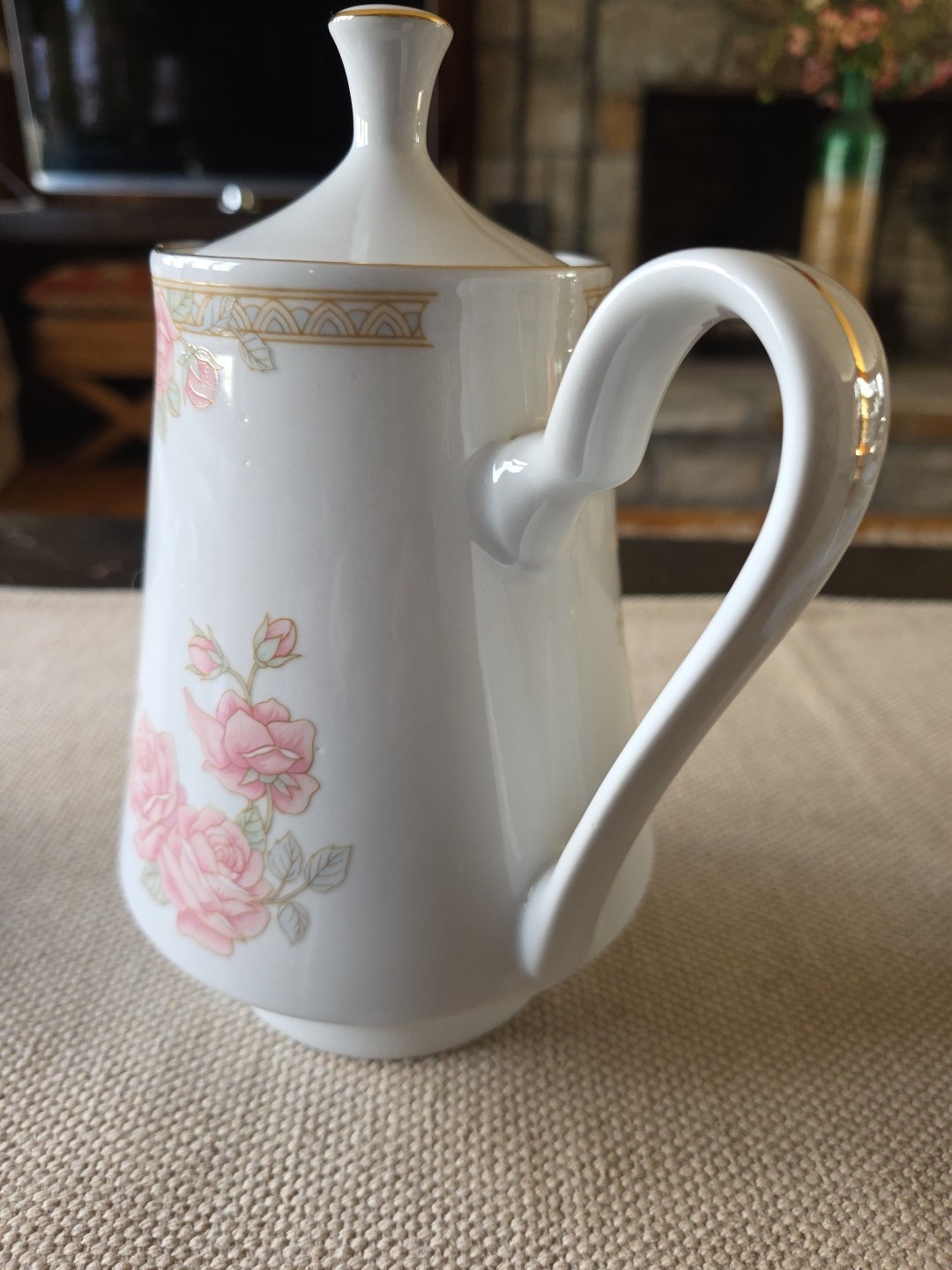 Crown Ming Fine Jian Shiang Christina Pattern Fine China Tea Pot, Sugar, Creamer