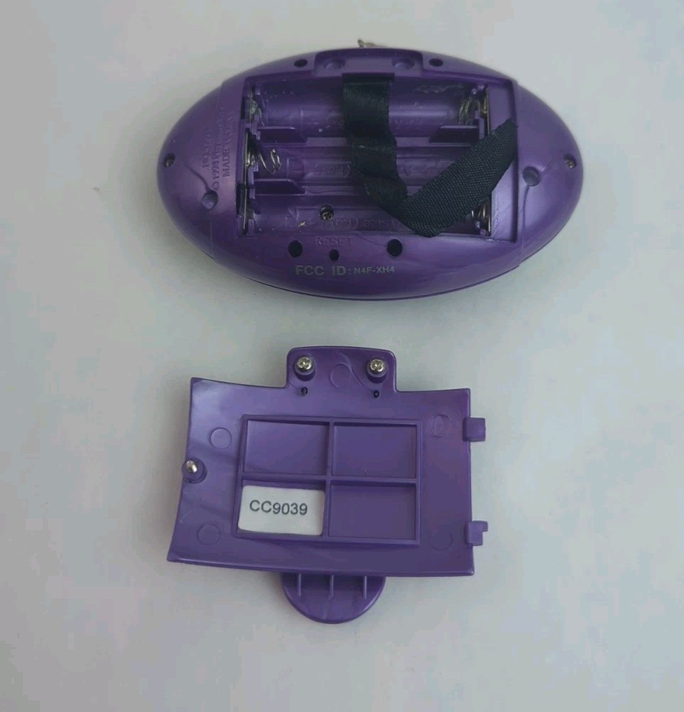 Vintage FRIEND LINK Electronic Handheld Keychain LCD e-Message Playmates 1998