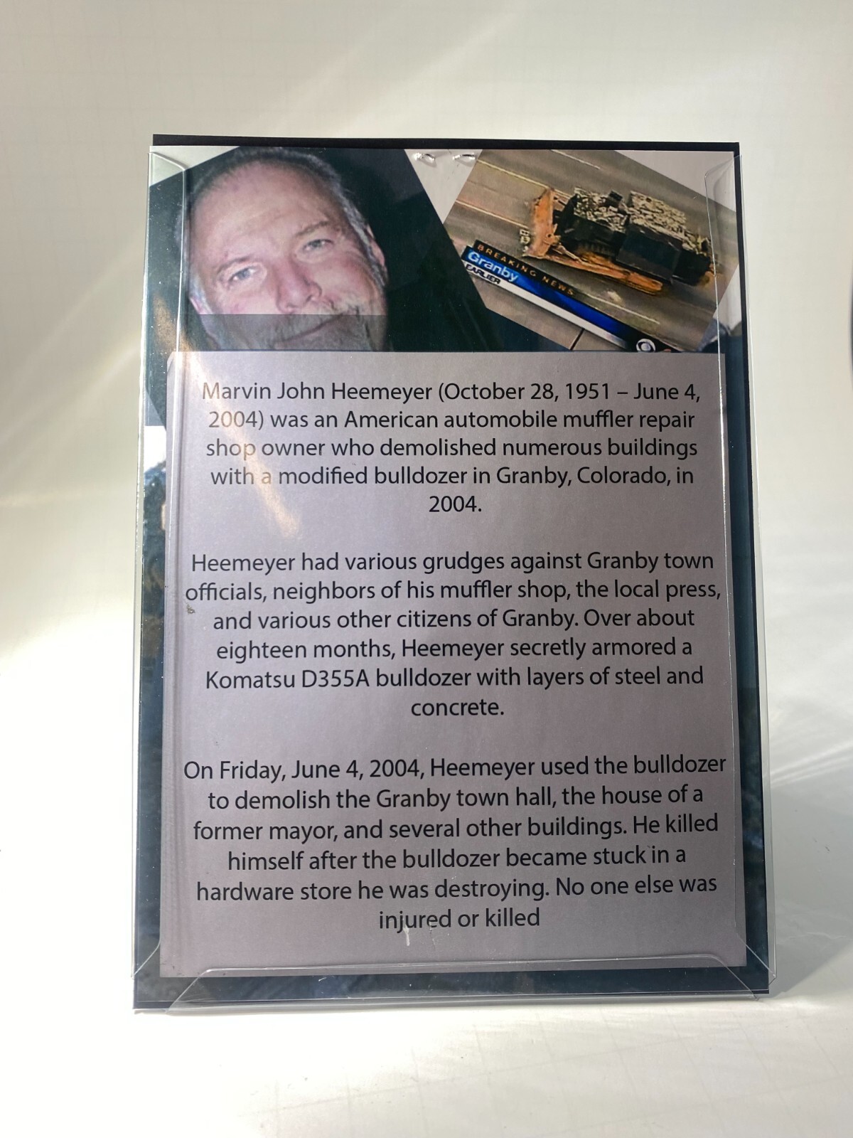 Komatsu D355A bulldozer Killdozer hotwheels scale