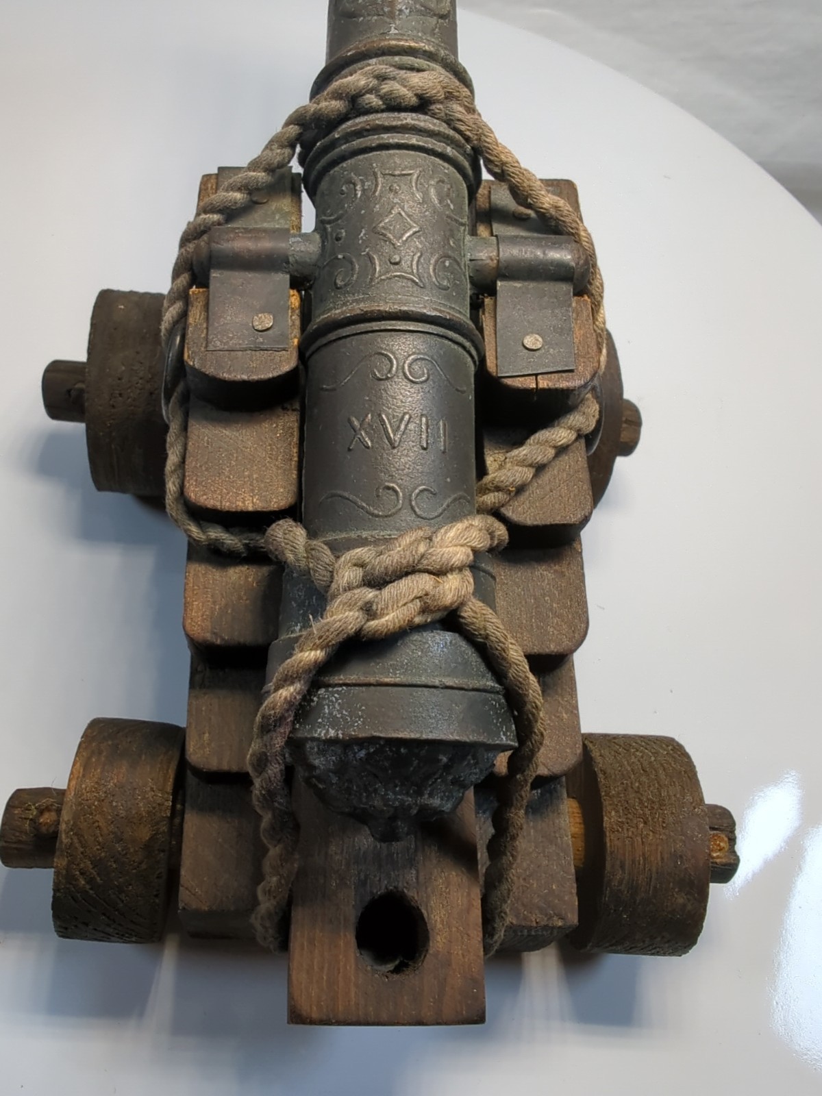 English Naval Cannon Replica XVII Century Cast Iron Oak Carriage NiceDetailing