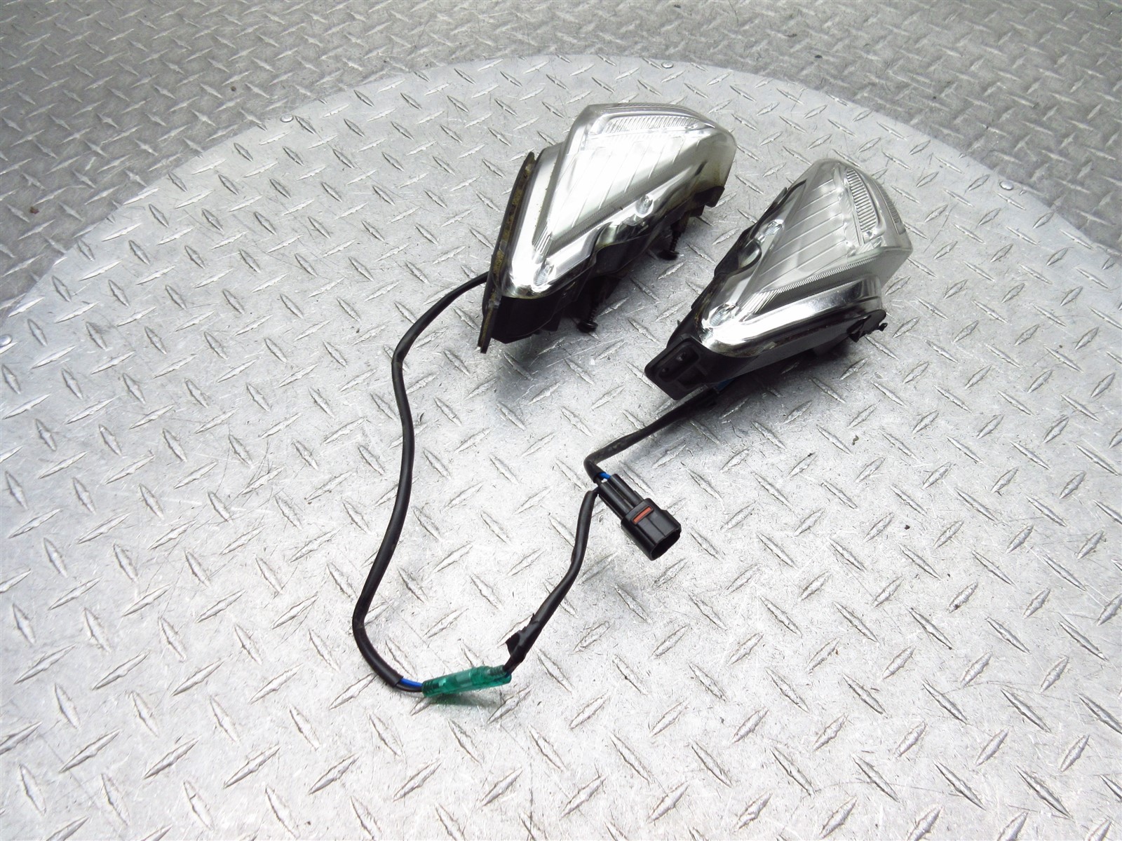 2015 15-16 Yamaha SMAX 155 XC155 Left Right Side Front Pilot Running Head Light