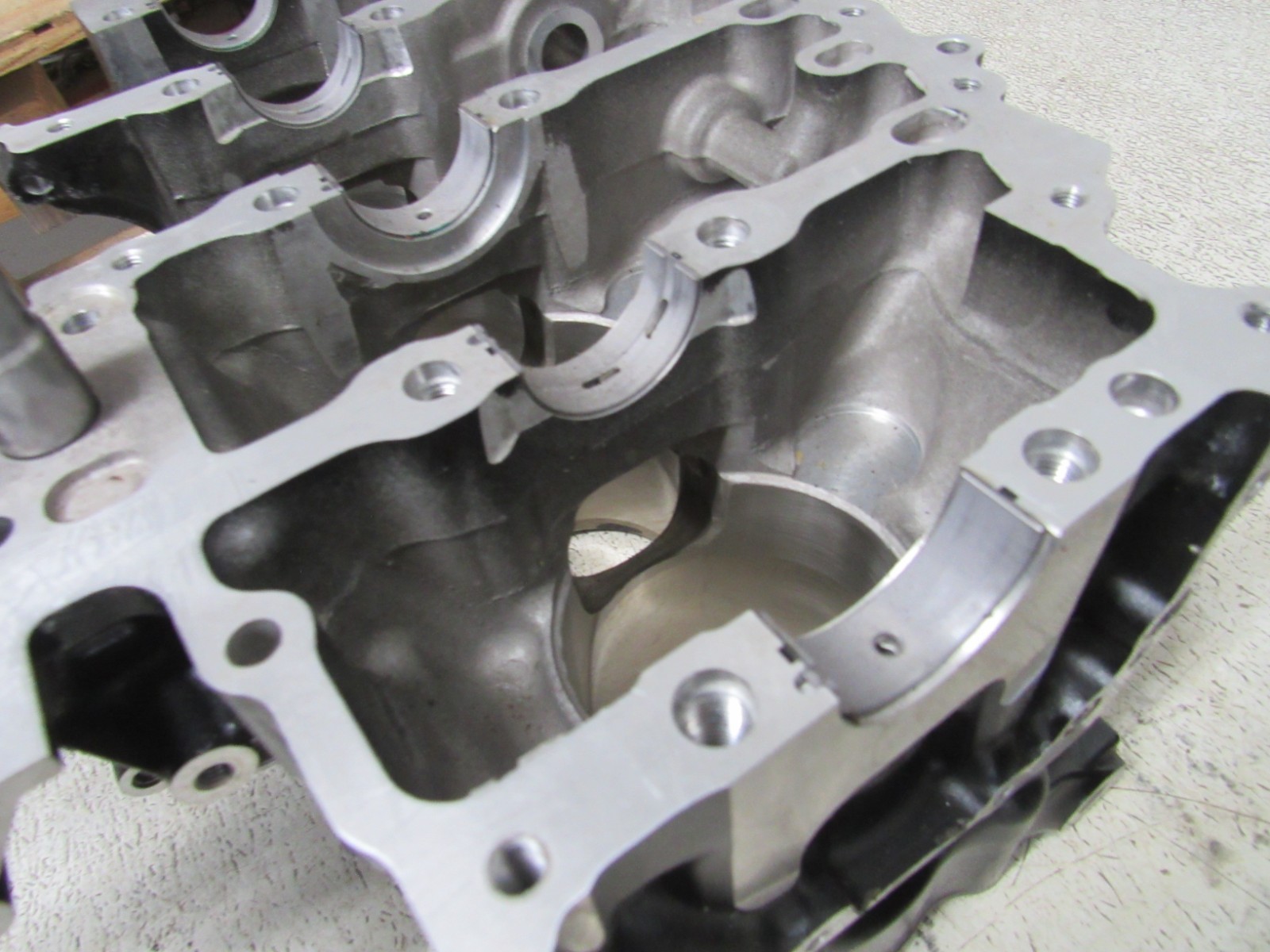 KAWASAKI NINJA ZH2 H2 ZR1000 ENGINE CASES CRANK CASE STOCK OEM #GZ27