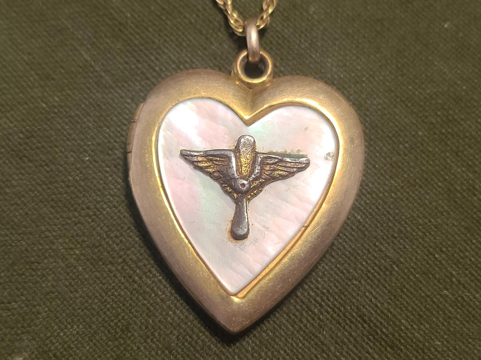 WW2 US Army Air Corps Heart Locket Necklace Mother of Pearl Sweetheart MOP 1940s