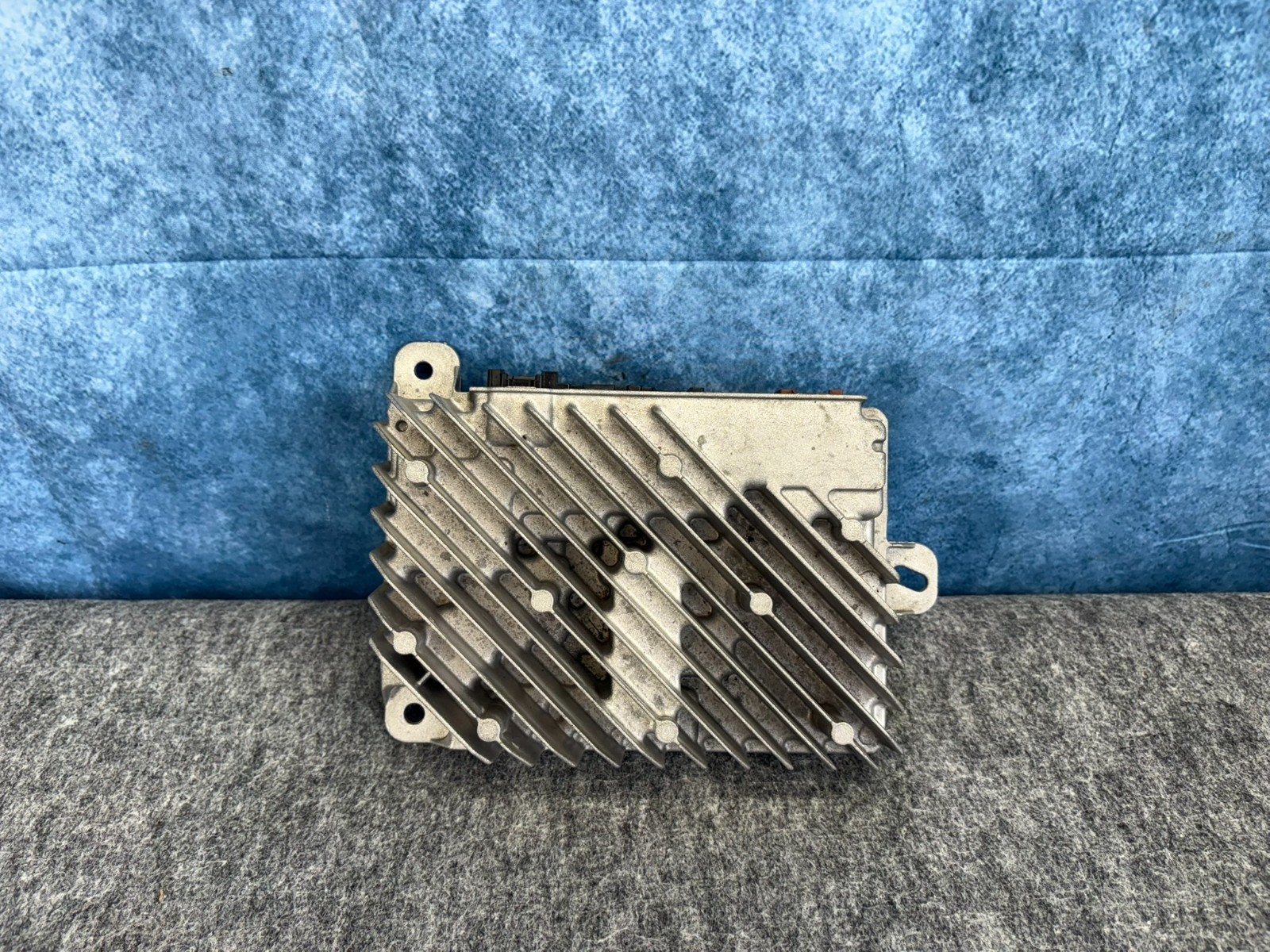 CHEVROLET CAMARO 2019-2024 BOSE RADIO SPEAKER AMPLIFIER OEM