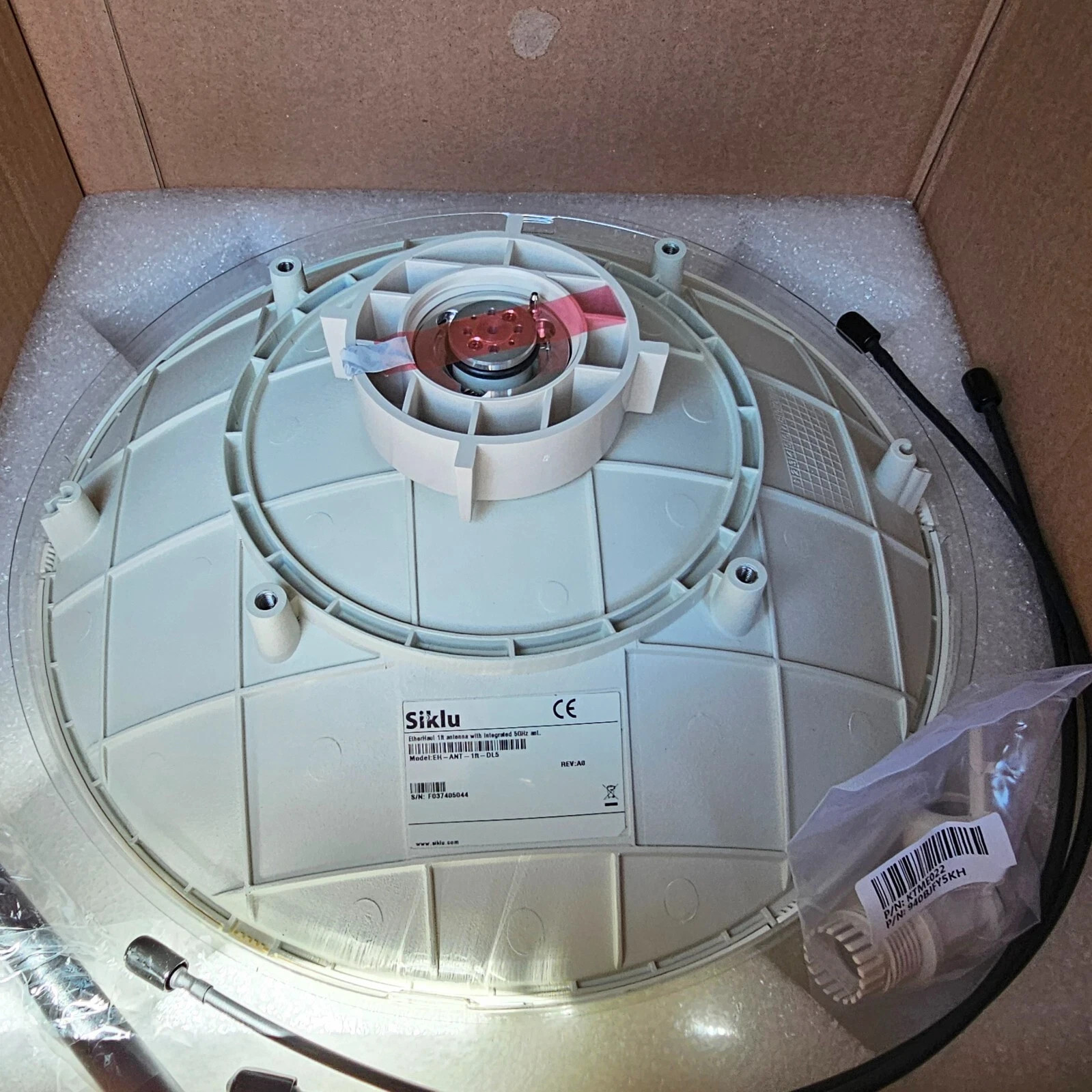 SIKLU Etherhaul E-Band Antenna EH-ANT-1ft DL5 Microwave Antenna Point To Point