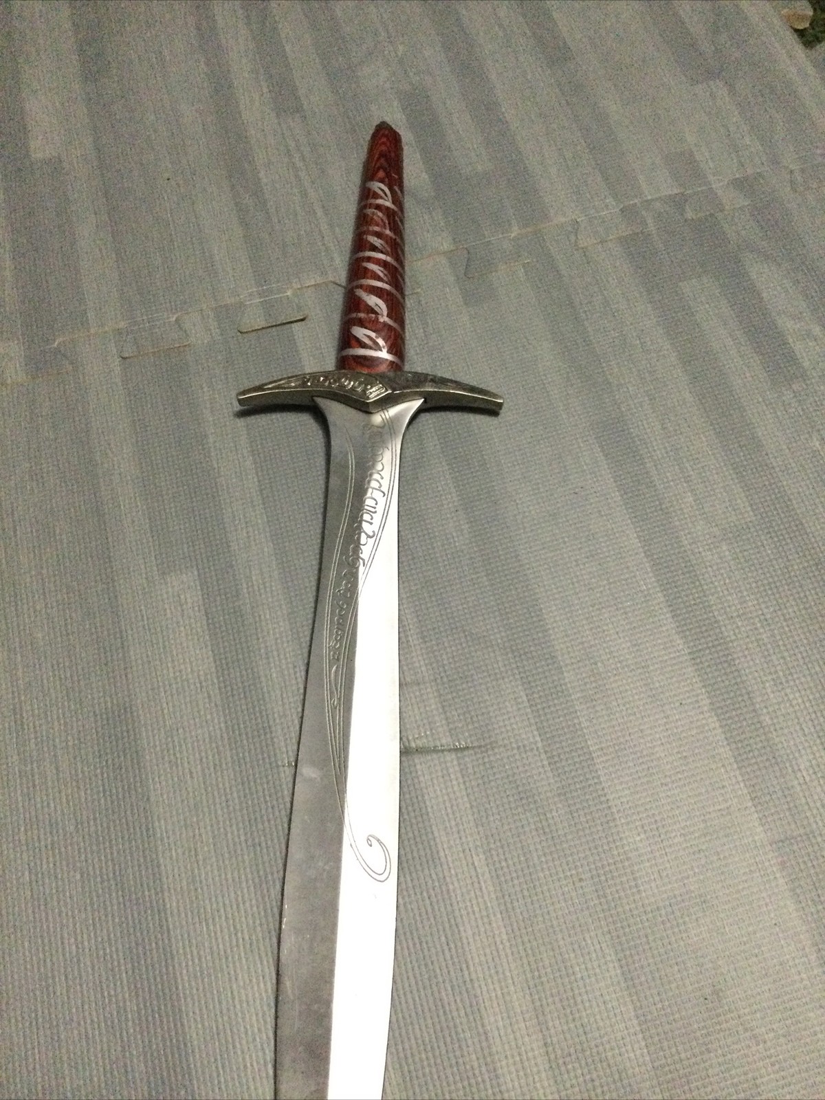 United Cutlery UC1264 & UC2893 The Lord Of The Rings: Sting & Scabbard