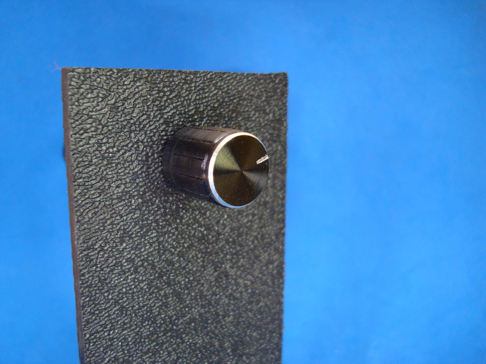 CUSTOM FLUSH MOUNT AMP AMPLIFIER RCA REMOTE BASS BOOST GAIN KNOB LEVEL US SELLER