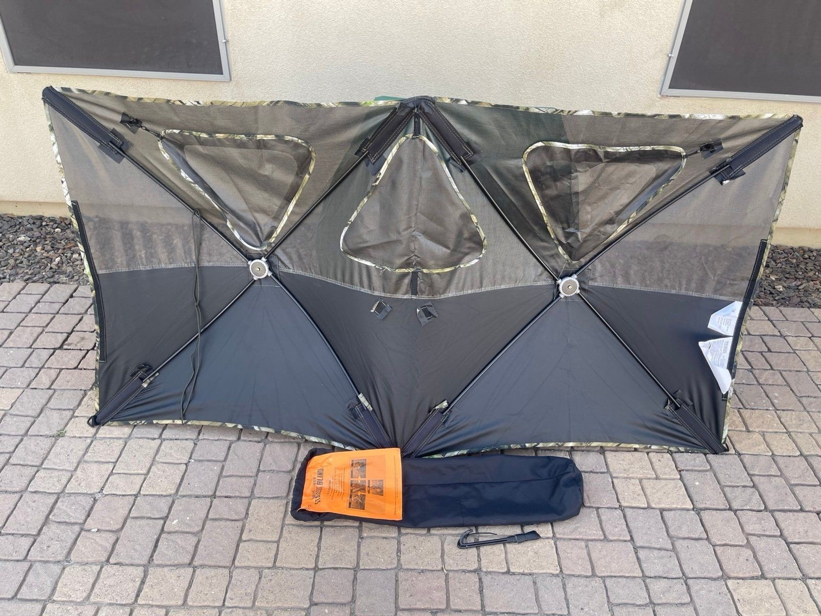 Double Bull SurroundView Stakeout Hunting Blind