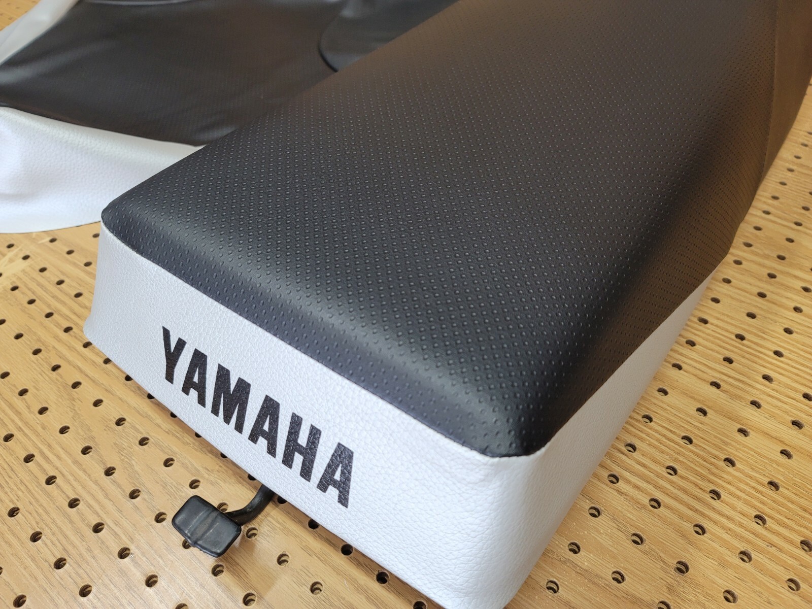 YAMAHA BANSHEE 350 YFZ350 SEAT COVER 1987 TO 2006 (BLACK&SILVER) [Y*-161]