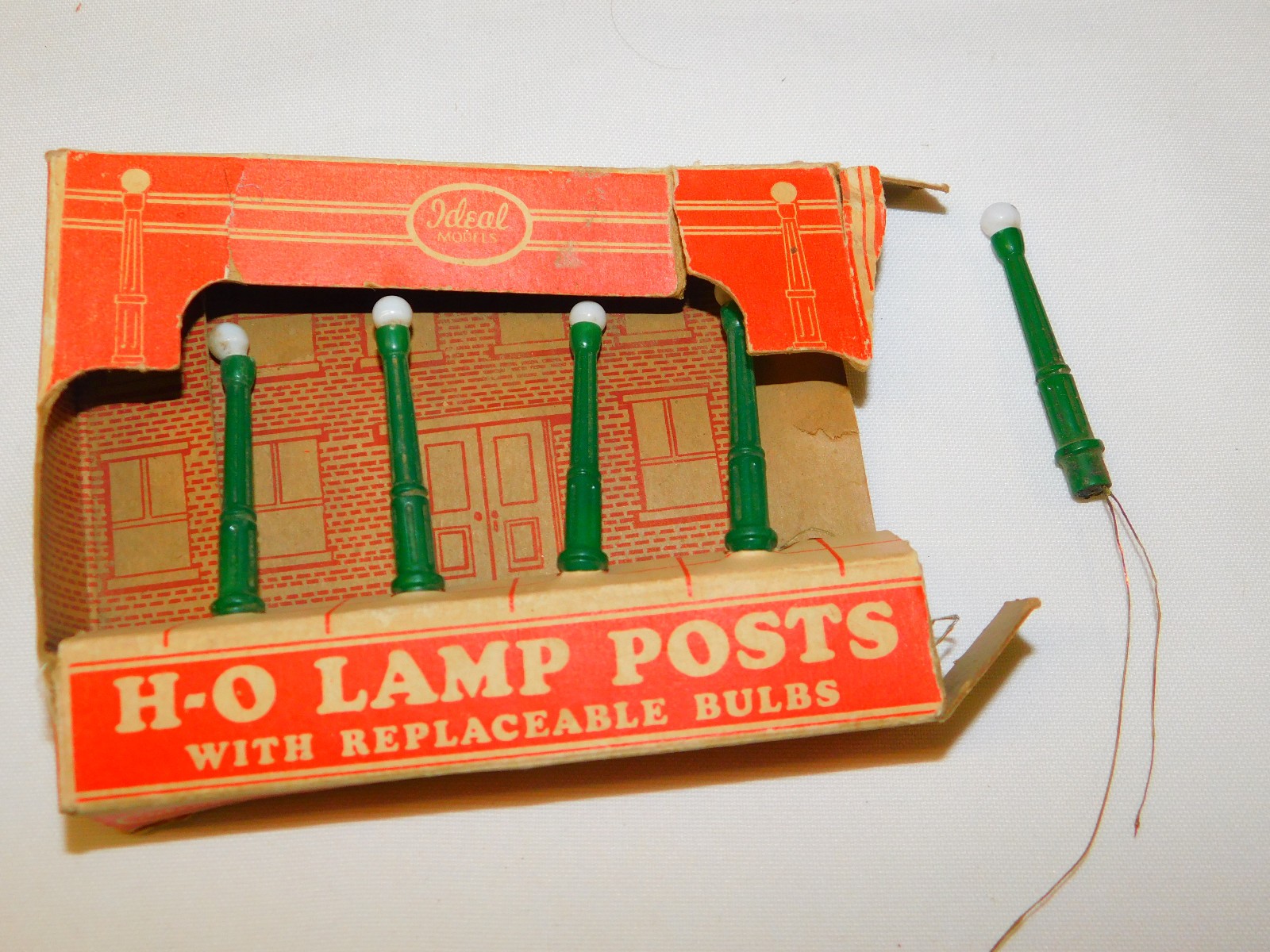 NOS 5 Vintage IDEAL Models H-O LAMP POSTS in Original Box No. B101
