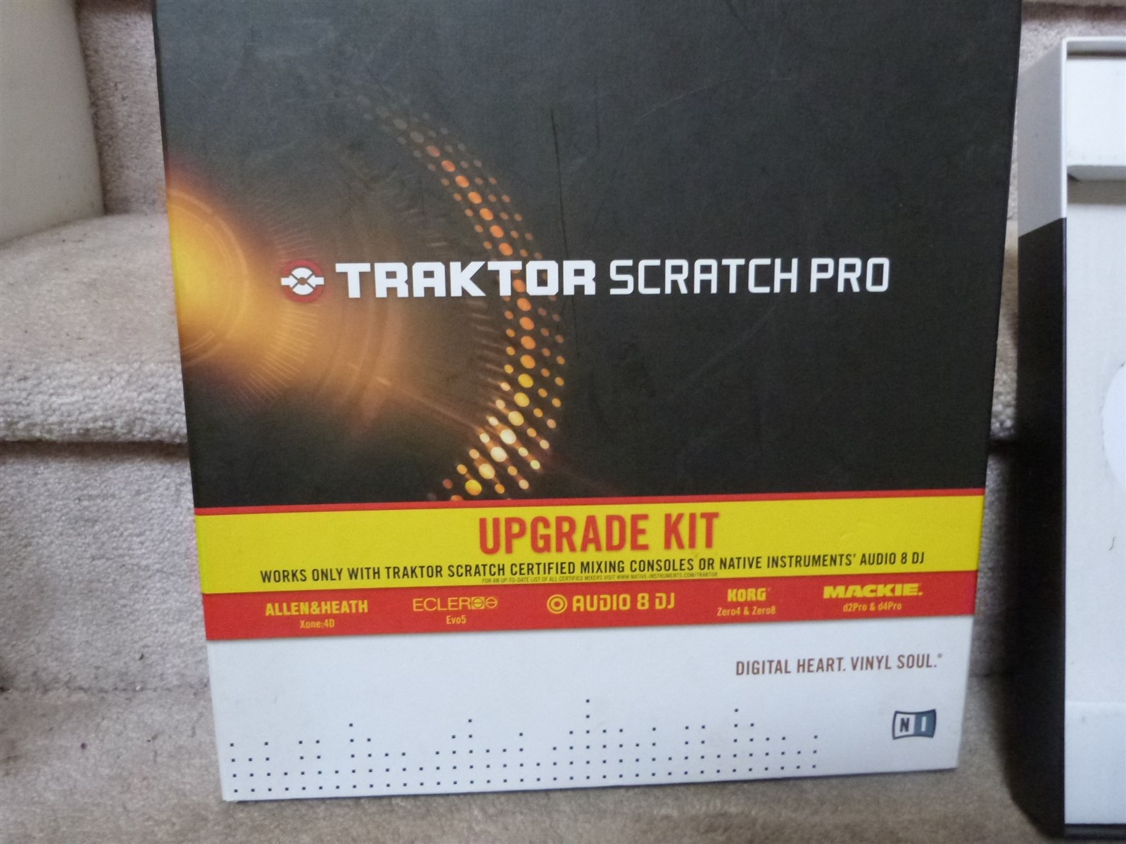 Native Instruments TRAKTOR Scratch Pro Upgrade Kit Digital Heart Vinyl Soul
