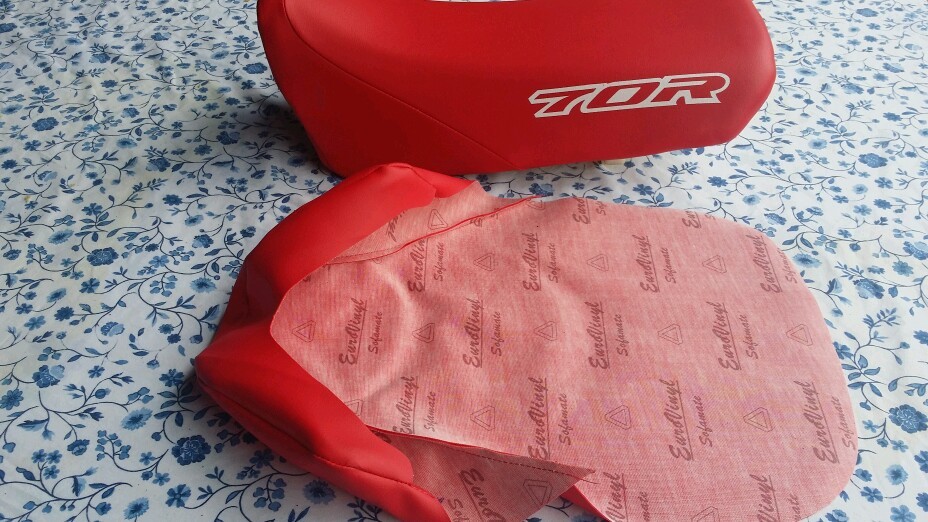 HONDA XR70R SEAT COVER 2000 MODEL Seat Cover RED (H-120)