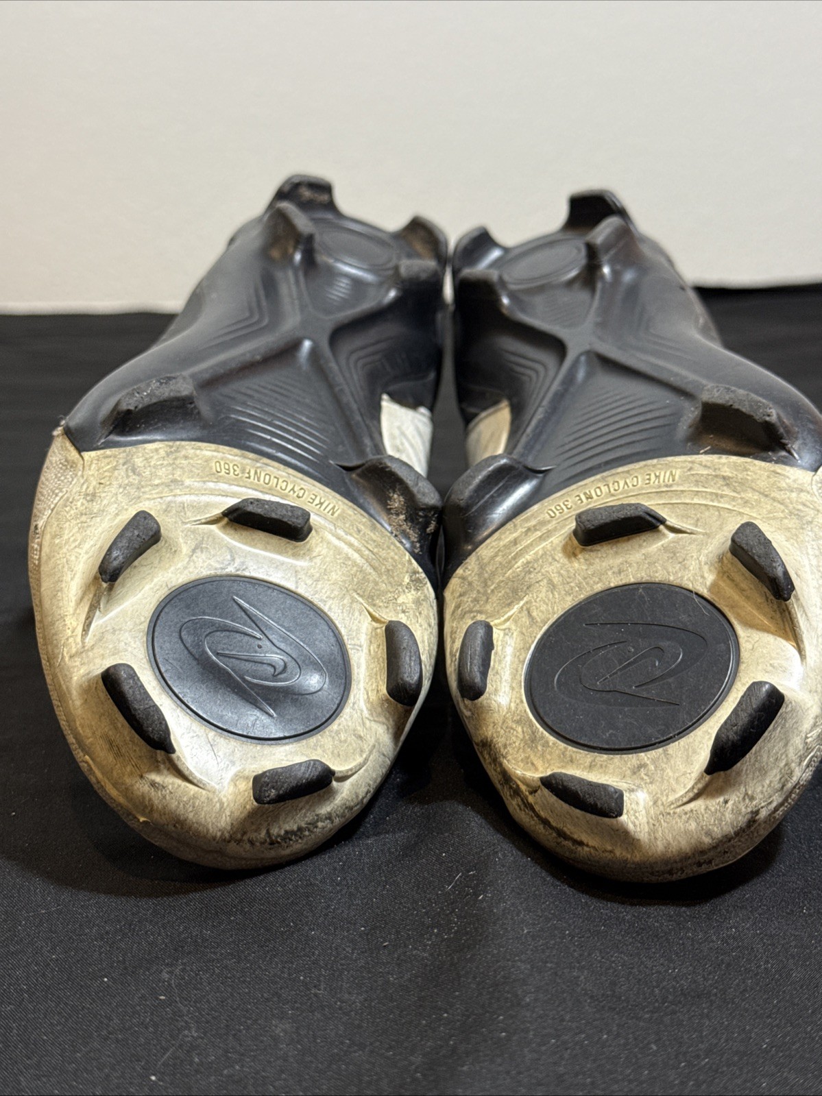 Nike Phantom Luna FG Soccer Cleats Black Gold Men’s 10