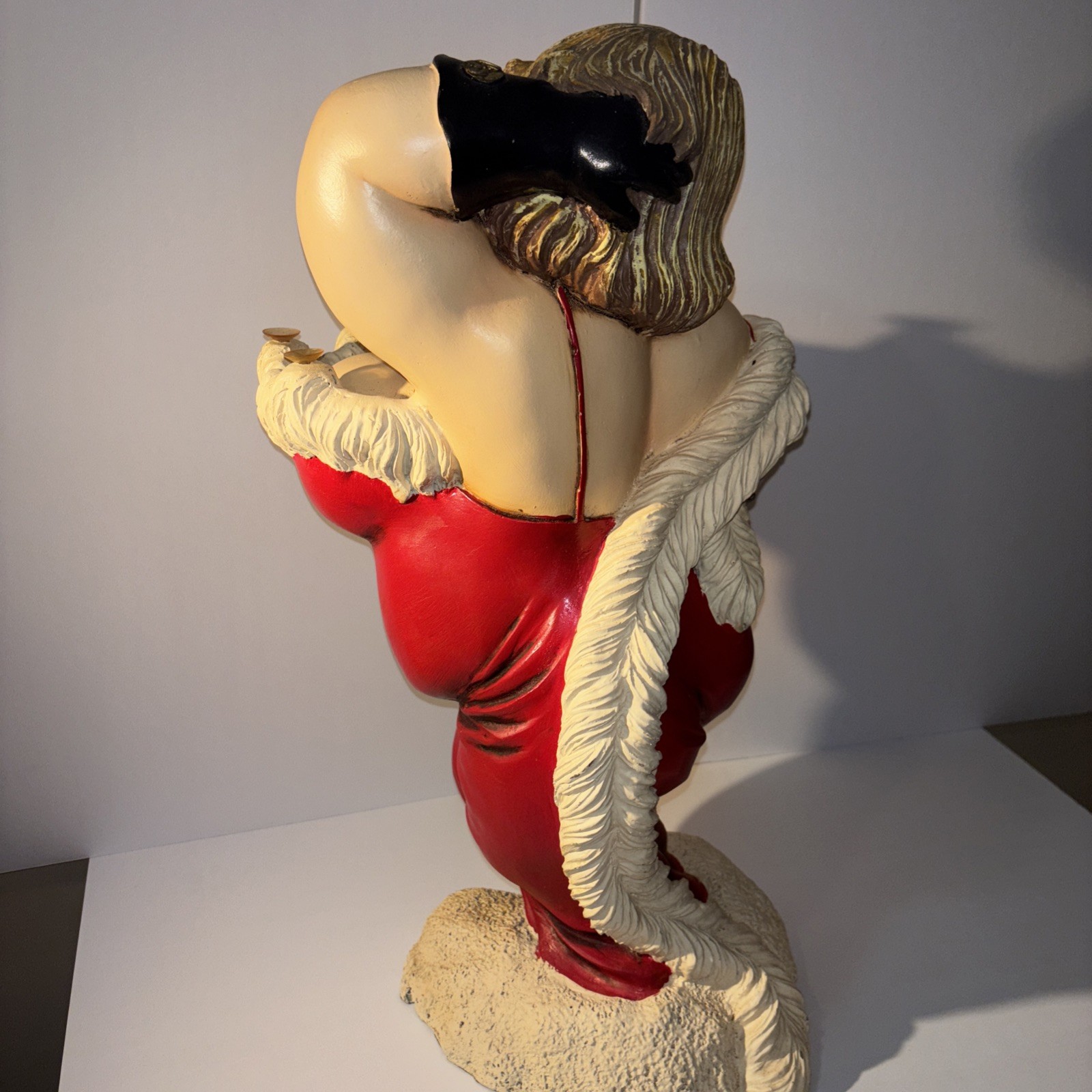 BUTLER BORDELLO LADY IN RED STATUE ROBUST GOSLING BIG BOOBS LARGE BIG FAT PLUMP