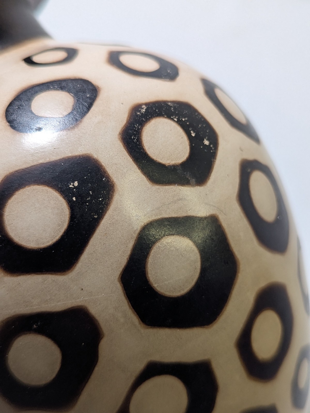 Segundo Carmen Chulucanas Peru Art Pottery Vase Signed Geometric Black Cream 6"