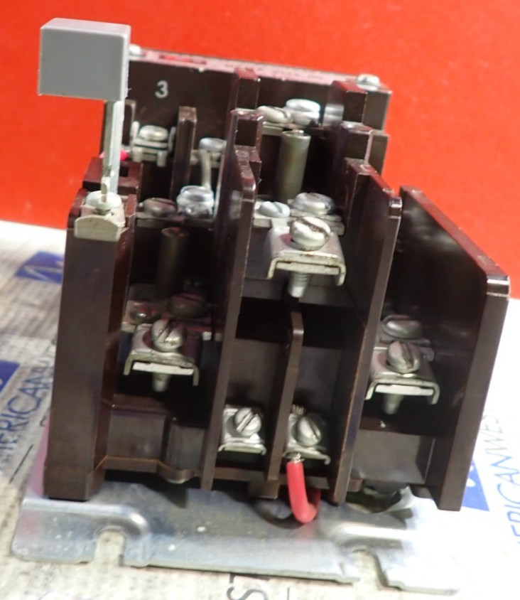 Cutler Hammer A11AN0 Size 00 Starter 1 Phase 9 Amp w/ 1945-1 Coil TESTED S938