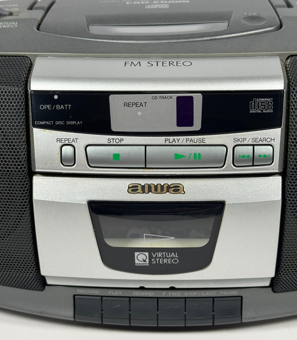 AIWA CSD-ES225 Compact Disc Stereo Radio Cassette Recorder Boombox FULLY TESTED