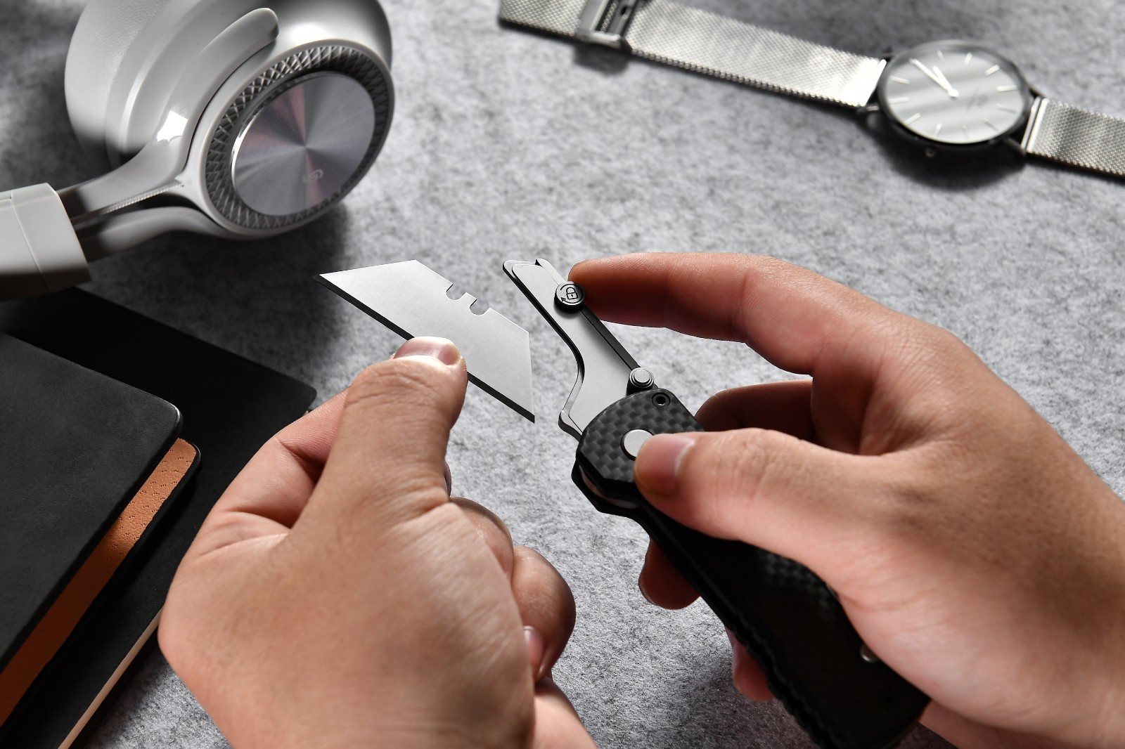 Olight U1 Pro Multitool Folding Utility Knife, Carbon Fiber Overlay & G10 Handle