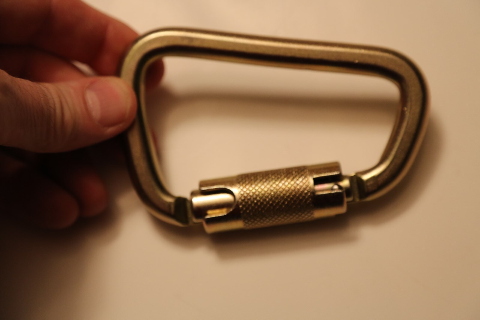 CARABINER STEEL Twist Lock 45KN or 10000Lb