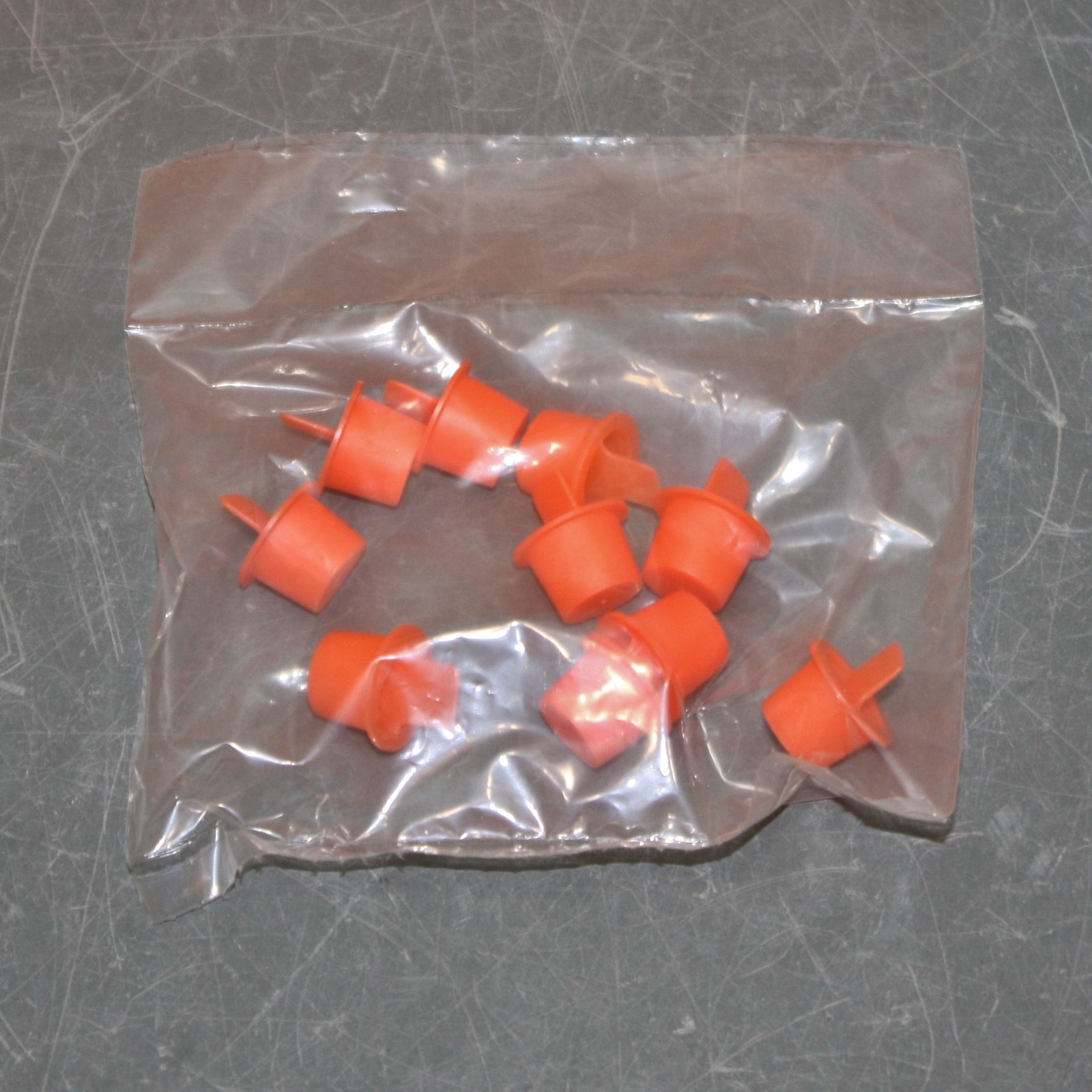 (64) DeVilbiss Paint Cup System Lids DPC524, For 24 / 32 fl oz Cup, Plastic