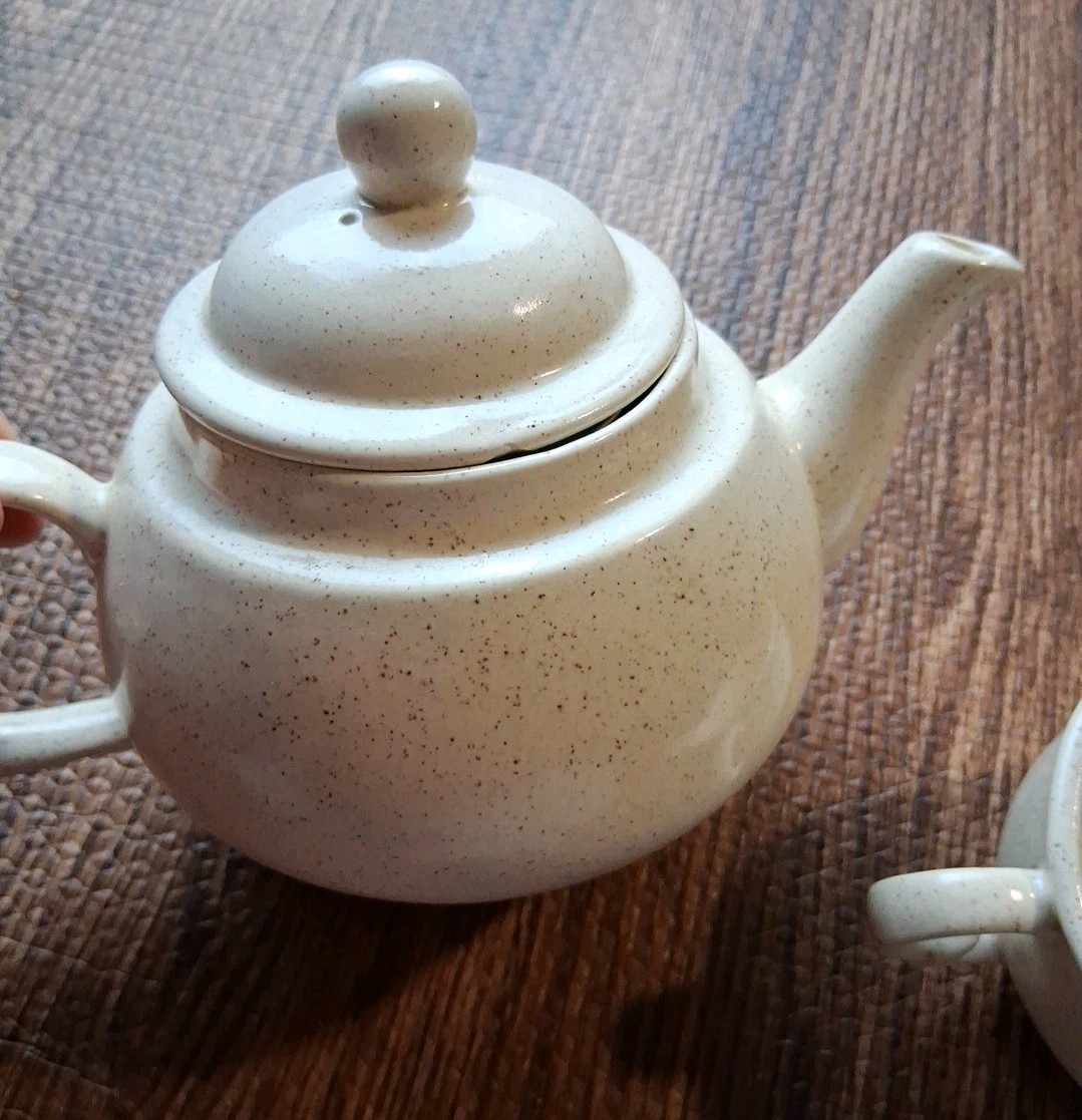 Country Harvest Ceramic Teapot Beige
