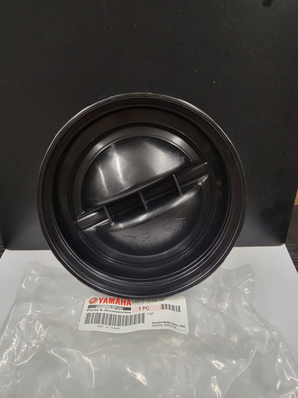 OEM YAMAHA UNDERSEAT DRY BOX STORAGE ROUND LID VIKING YXZ 1000R YXE 1XP-F151B-00