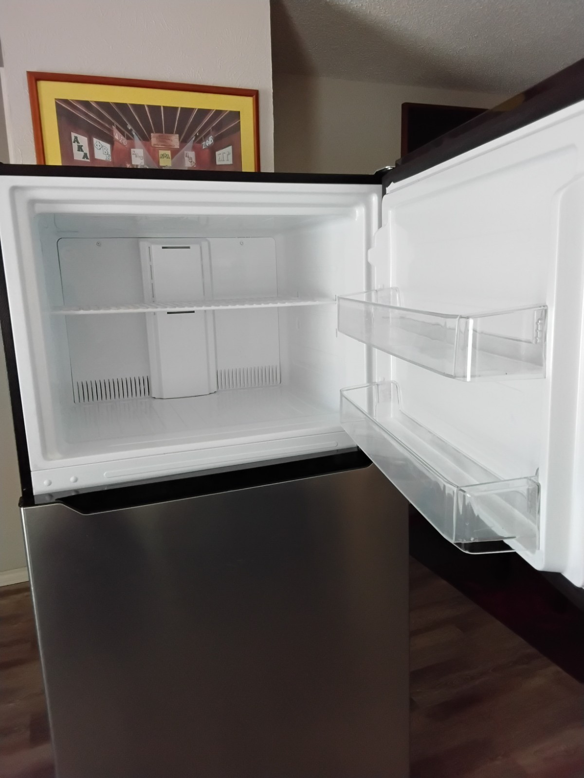 Insignia NS-RTM21SS7 VER B Top-Freezer Refrigerator Silver Stainless Steel 198.…