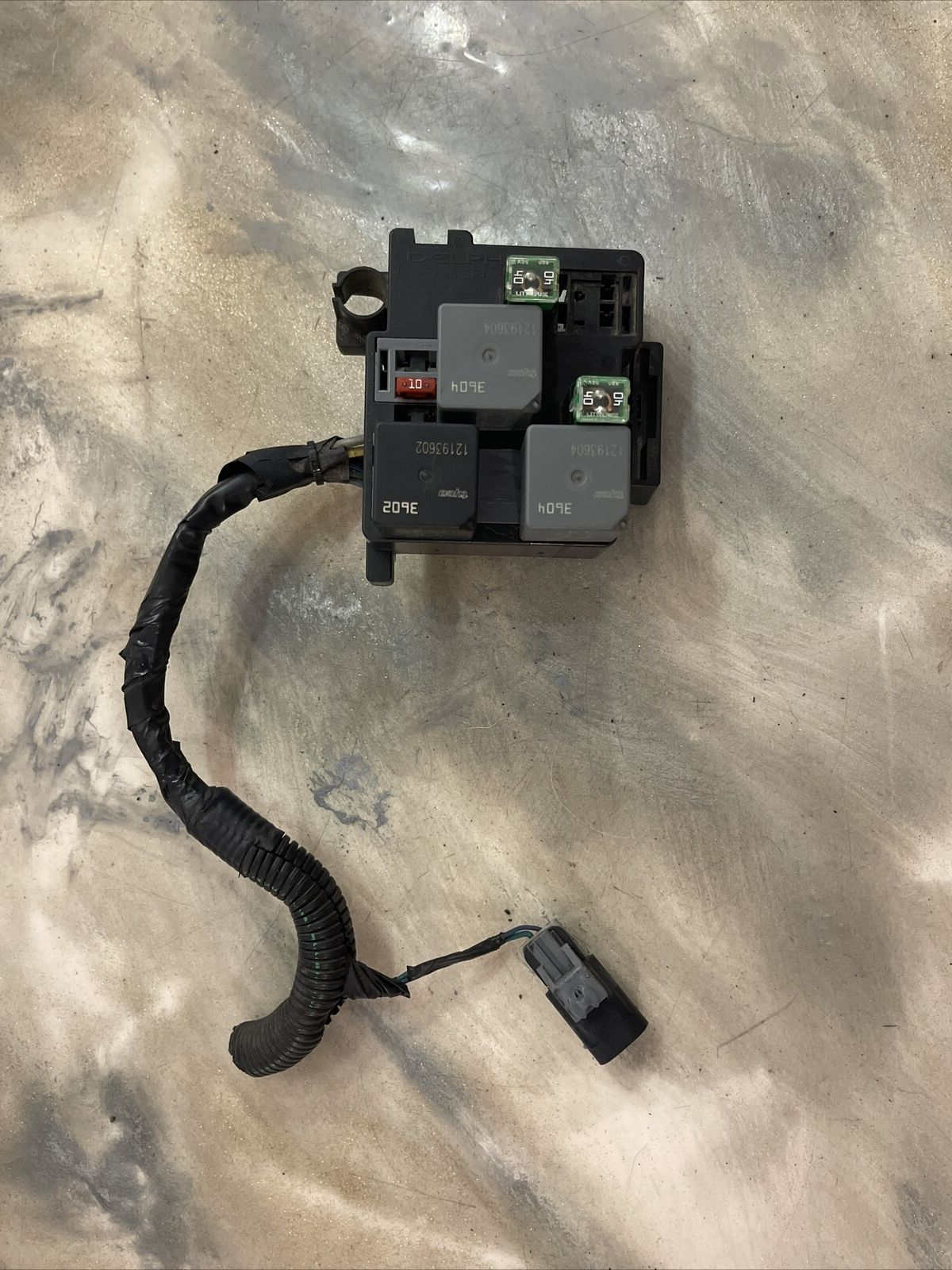 03-06 Silverado Engine Cooling Fan Electrical Fuse Relay Box Mini Block Harness