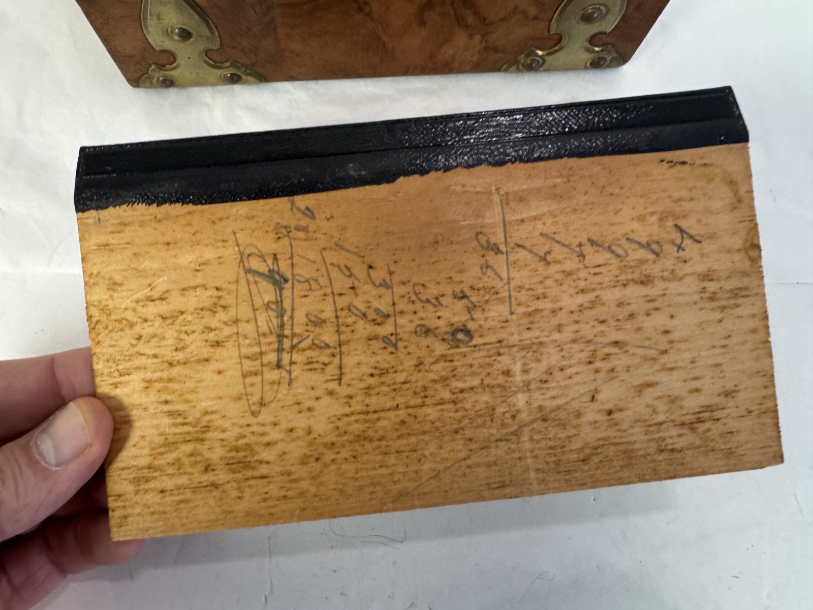 U28306 Antique VICTORIAN Burled Walnut Letter Stationary Box wBrass Gem G2U