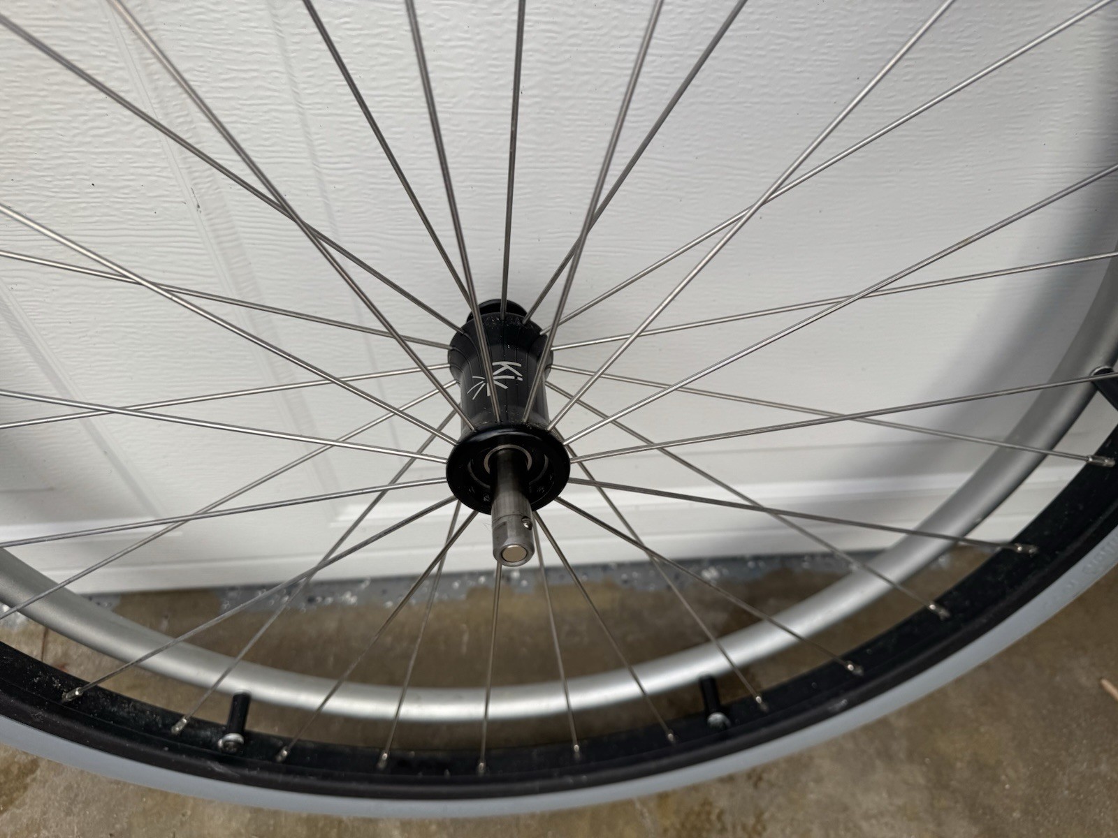 Pair 24” Wheelchair Wheels Flat-Free Tire KI Mobility Quickie TiLite W/ Axle Pin