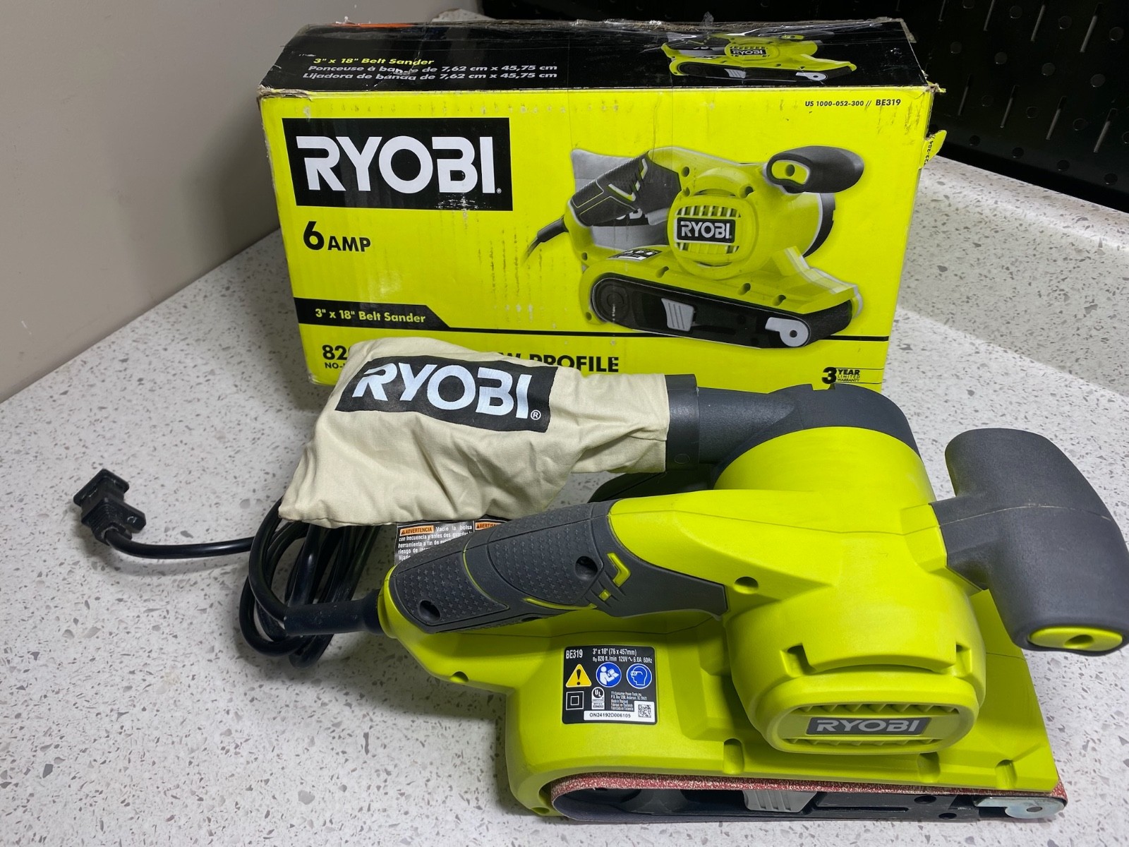 Ryobi BE319 1000W Belt Sander i10