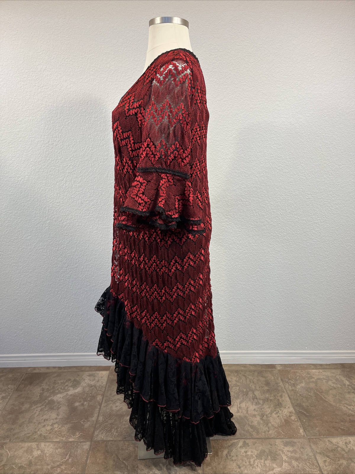 54” Red Flamenco Dress Costume Carmen opera Size 22 Red Black Lace Spanish Dance
