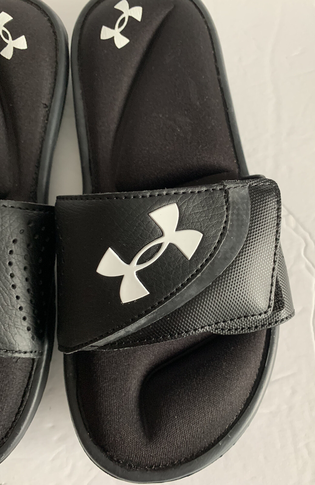 Under Armour UA B Ignite VI SL NEW w/Tags 3022728-001 Youth Black Slides Size 4