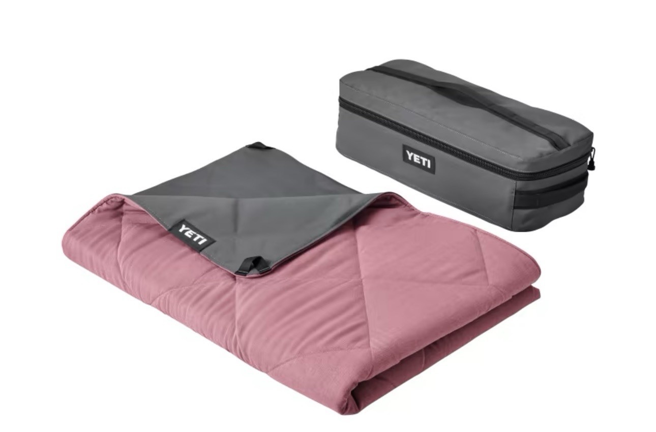 YETI Lowlands Blanket - Fireside Red 78”x55” Camping, Beach, Blanket