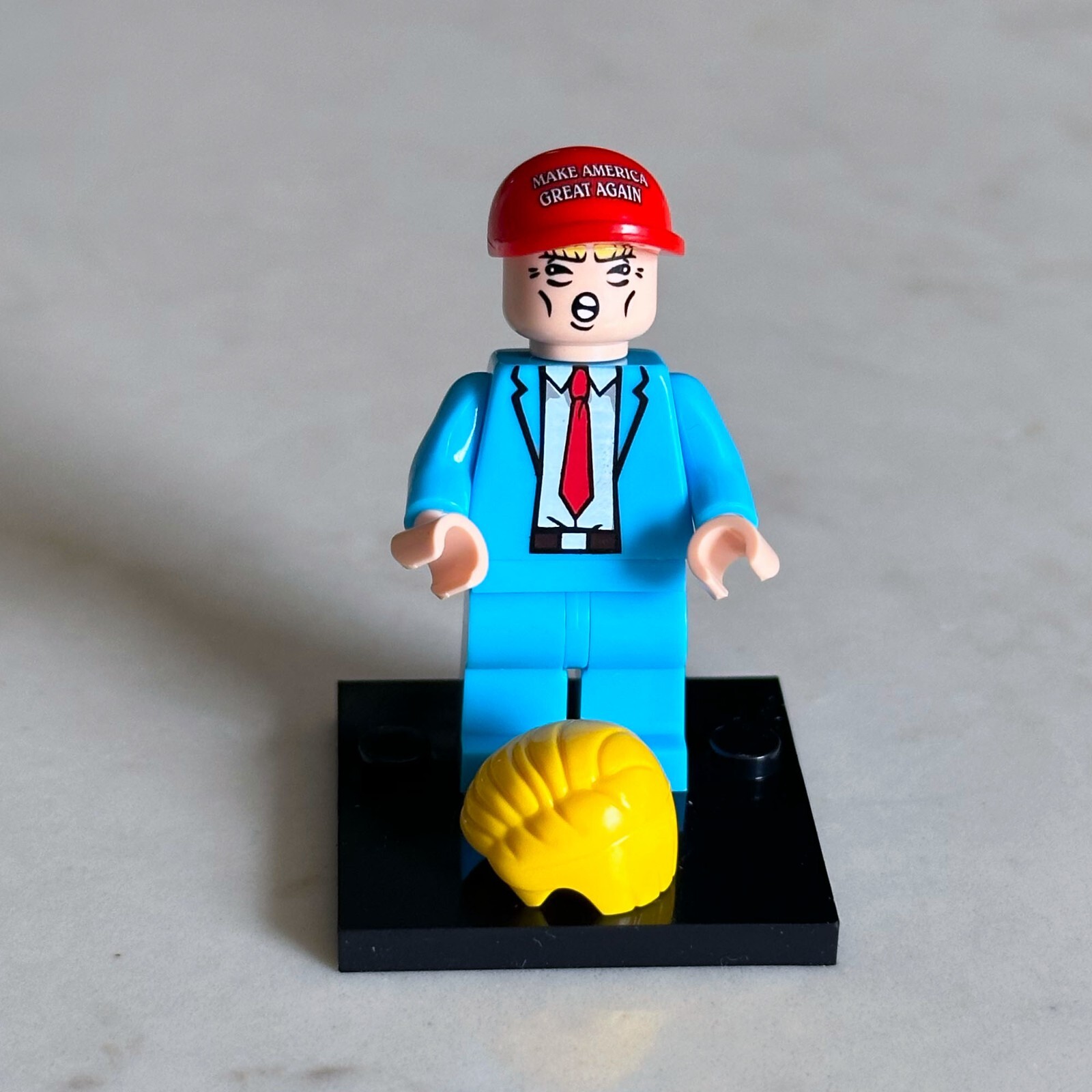BRAND NEW President Donald Trump Lego Minifigure With MAGA Hat