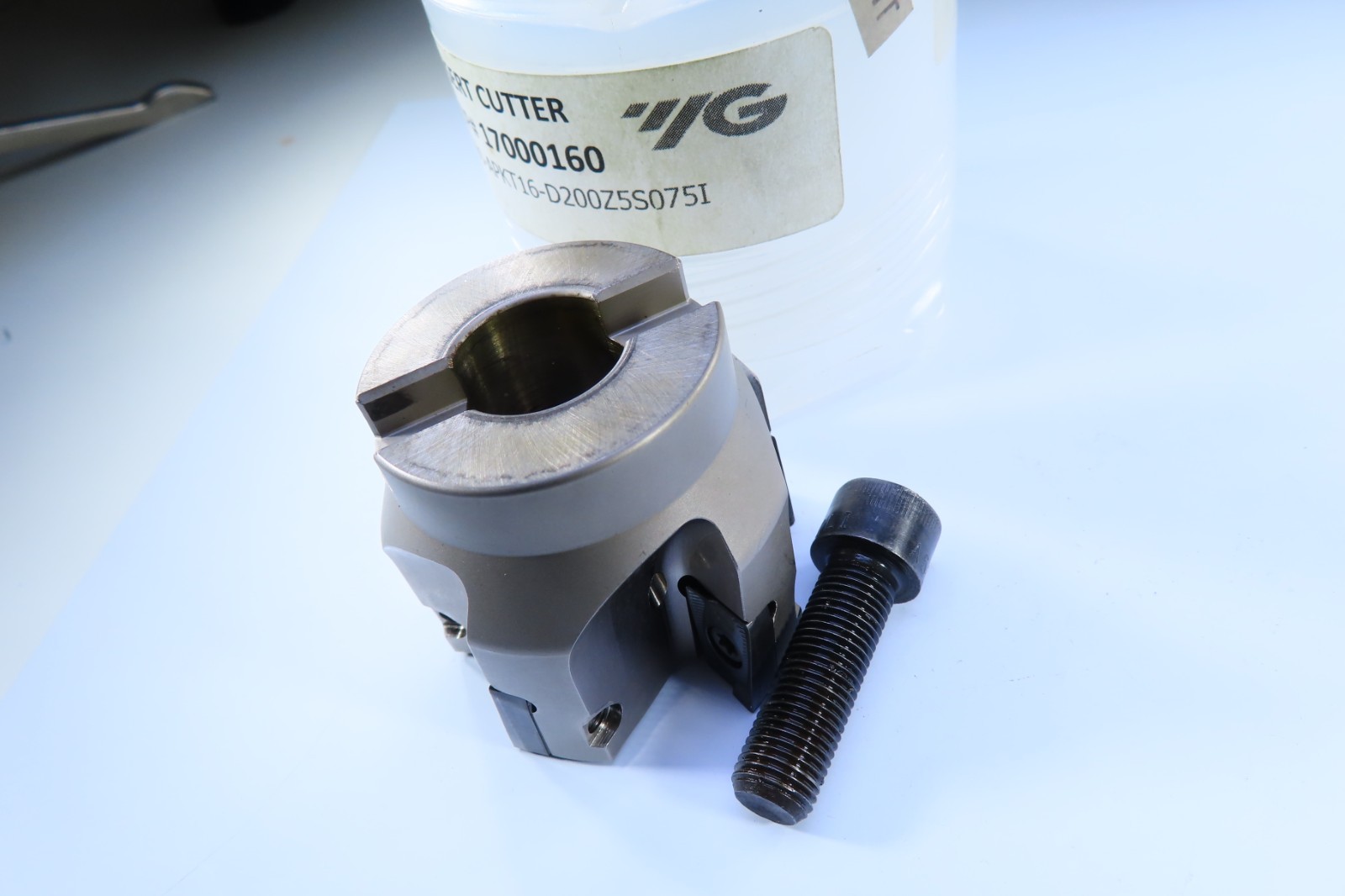 NEW 2" YG F90-APKT16-D200 INDEXABLE SQUARE SHOULDER FACE MILL INSERTS COOLANT