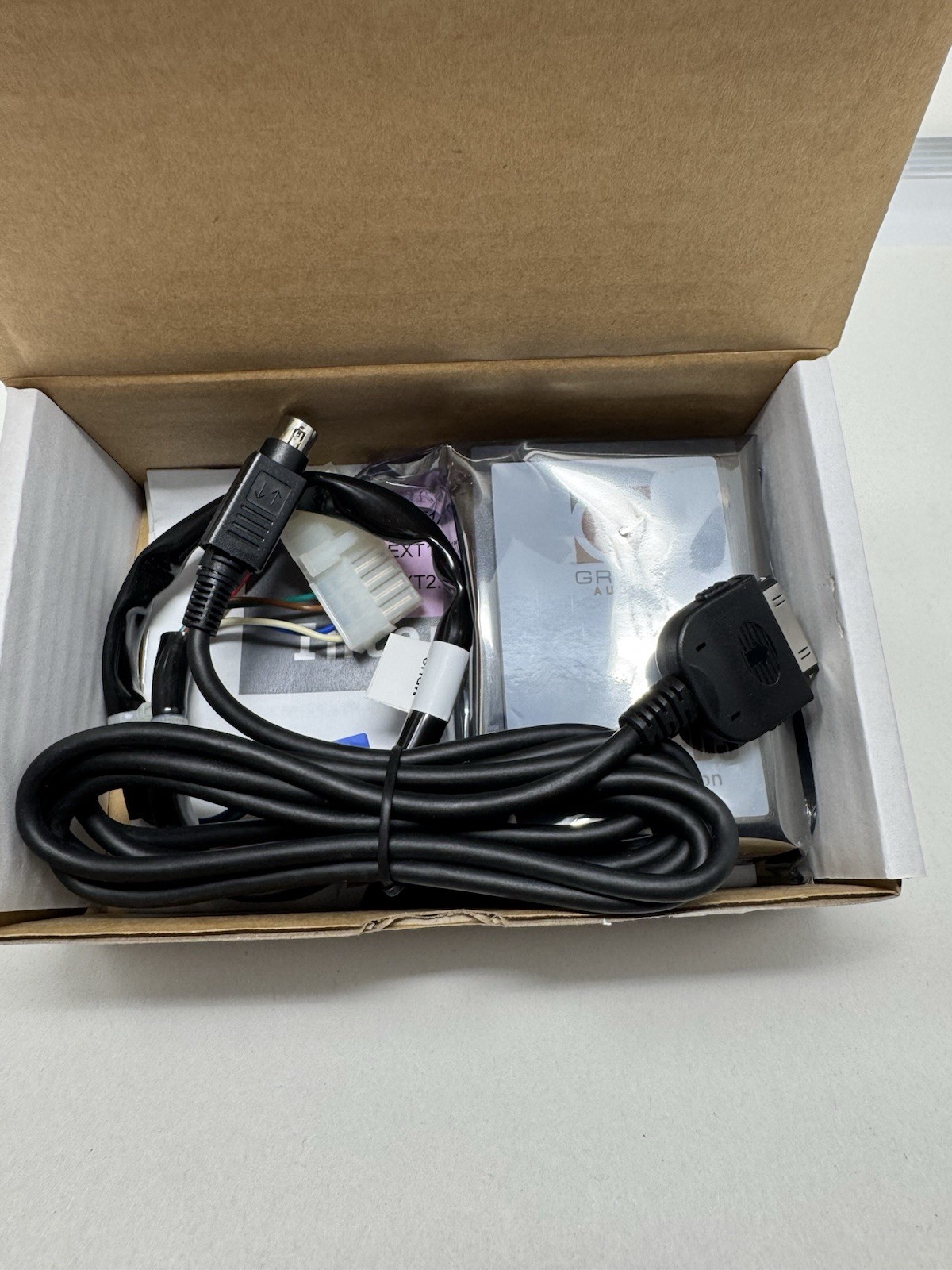 GROM Audio IPOD V3 Adapter (GROM-IPD3) for Select 1998-2011 Honda/Acura (MBUSI3)