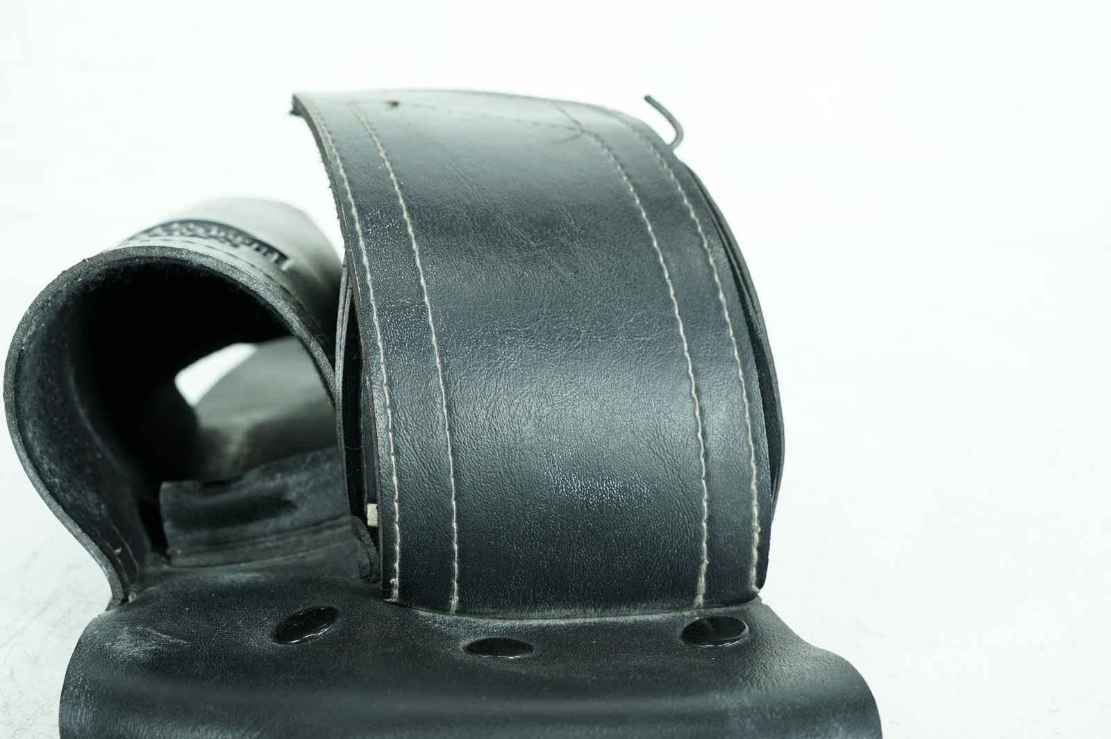 01 Harley Touring Electra Glide Ultra OEM Onboard Tool Bag Leather Storage Torn