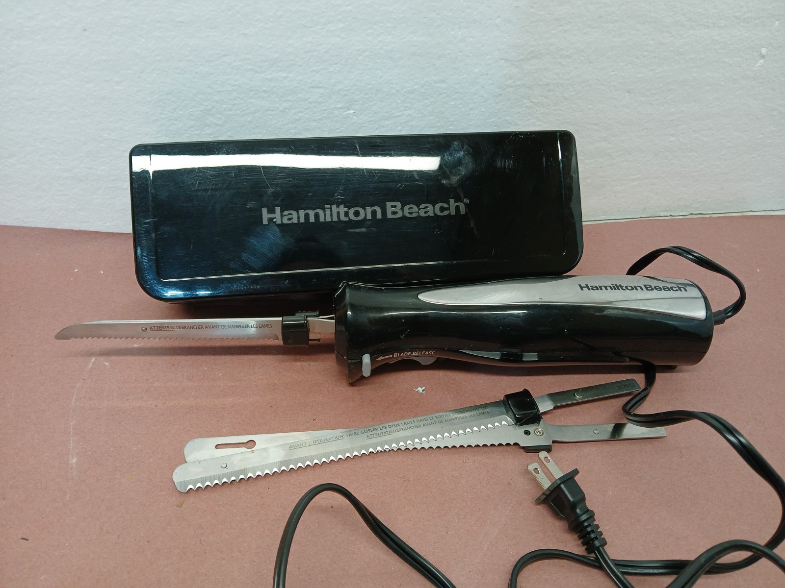 Electric Knife Hamilton Beach Model 74275 w/ Blades  Storage Case