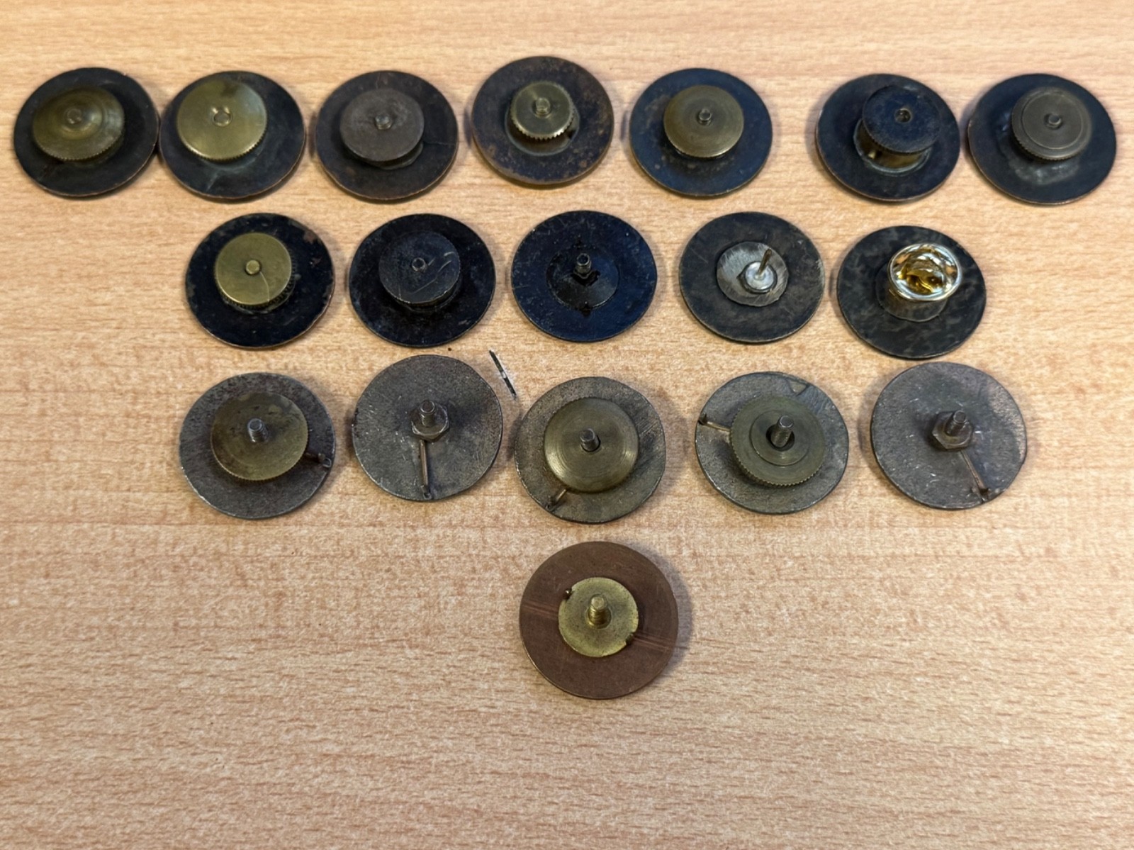 WWI U.S. Army Infantry crossed rifles screw back Collar Discs. An 18 Piece Lot.