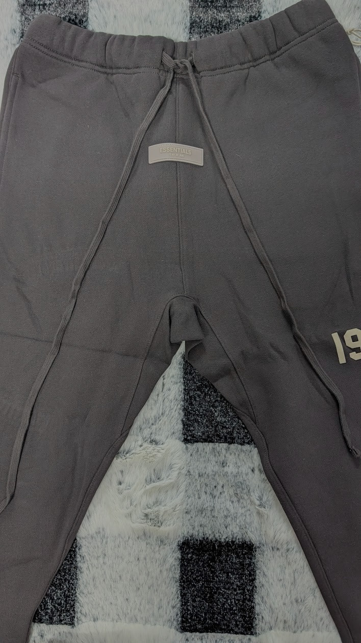 Fear of God Essentials 1977 Sweatpants Jogger 'Iron' Size S NWT