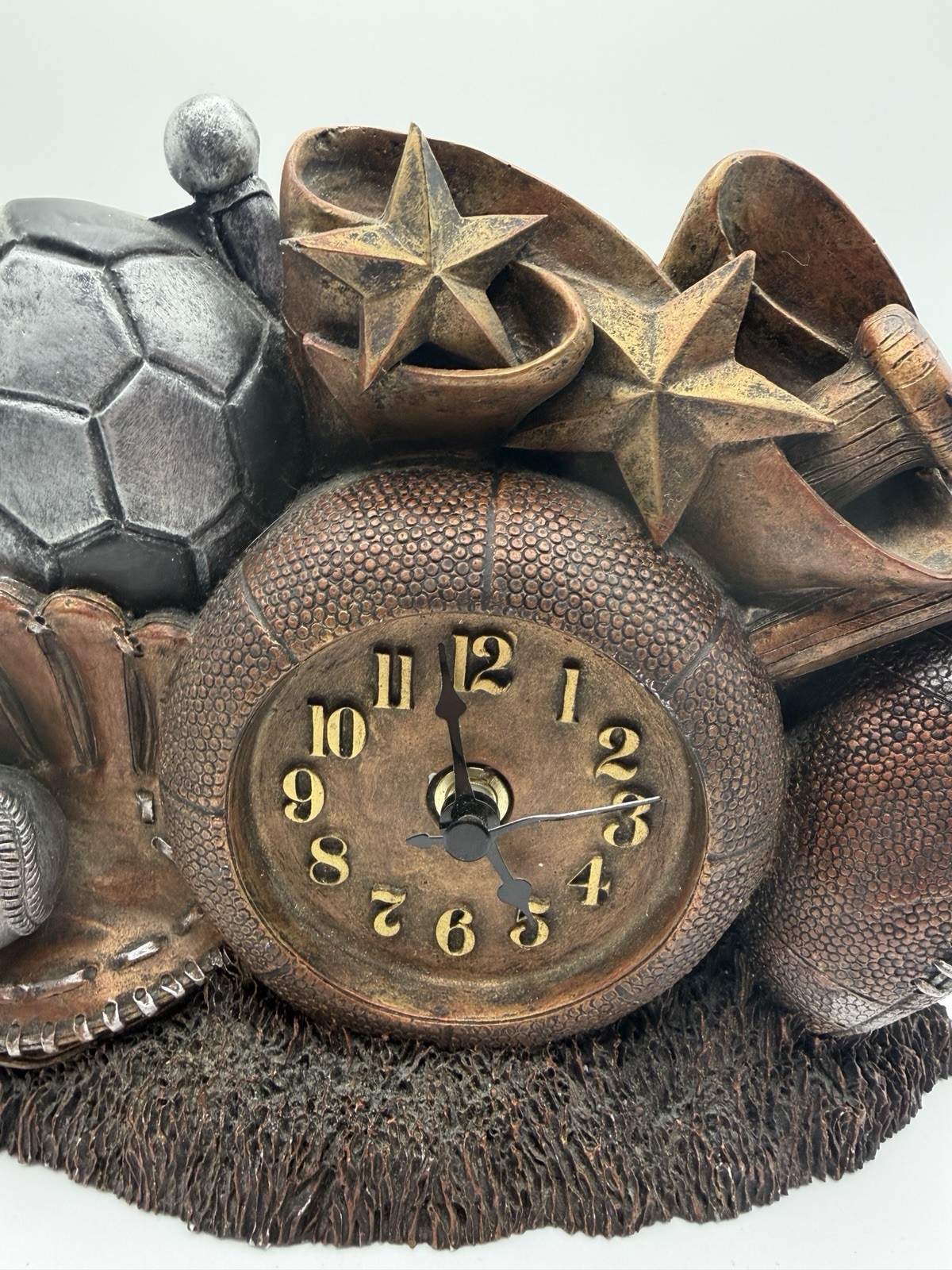 FIGI Classic Sports Tabletop Clock Basketball Football Baseball Soccer - WORKS