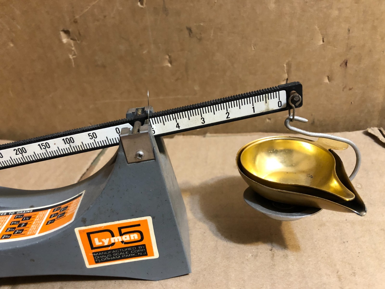 Lyman Reloading Model D-5 Powder And Bullet Loading Scale