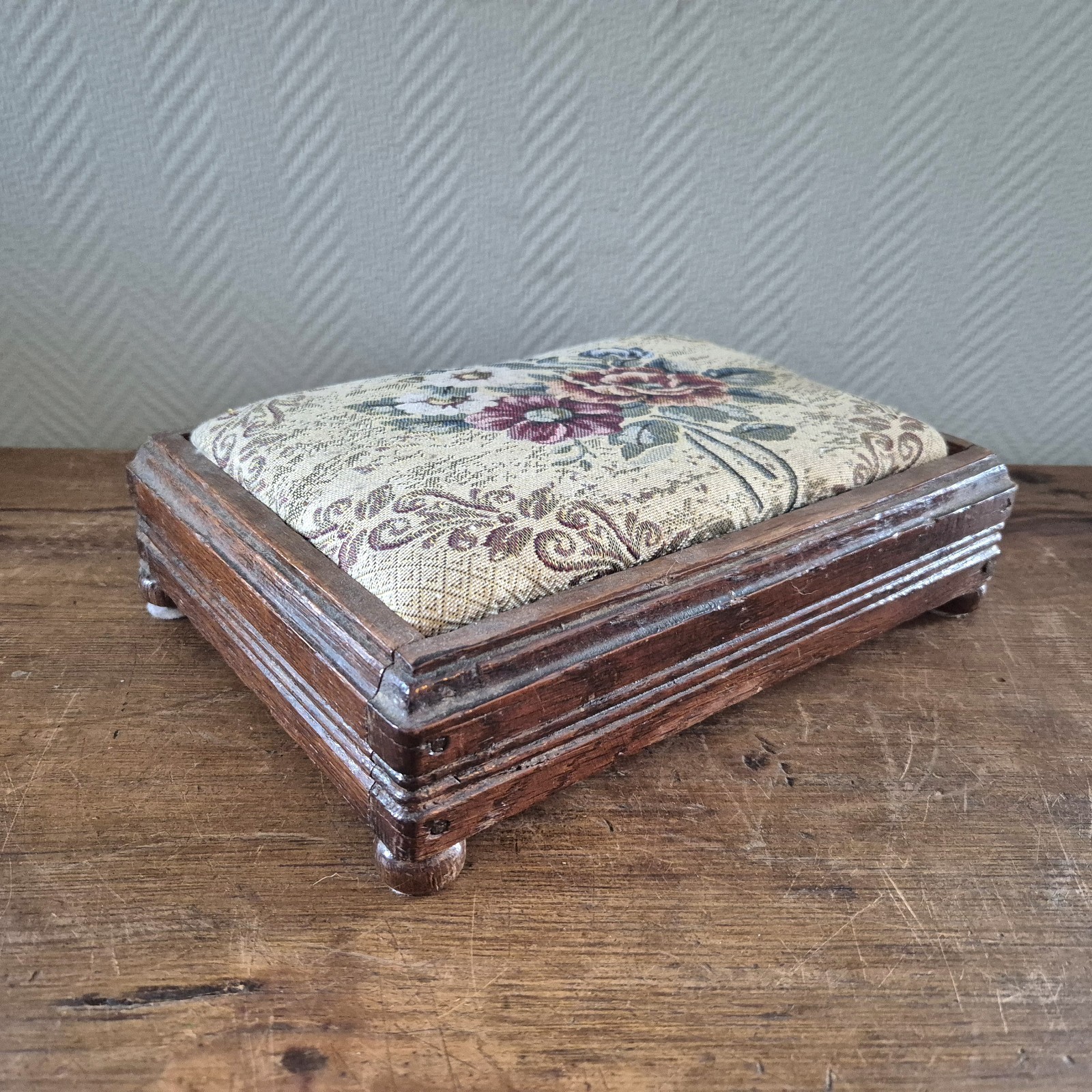 Vintage footstool, bed step, footrest, pouf, foot raiser, bench