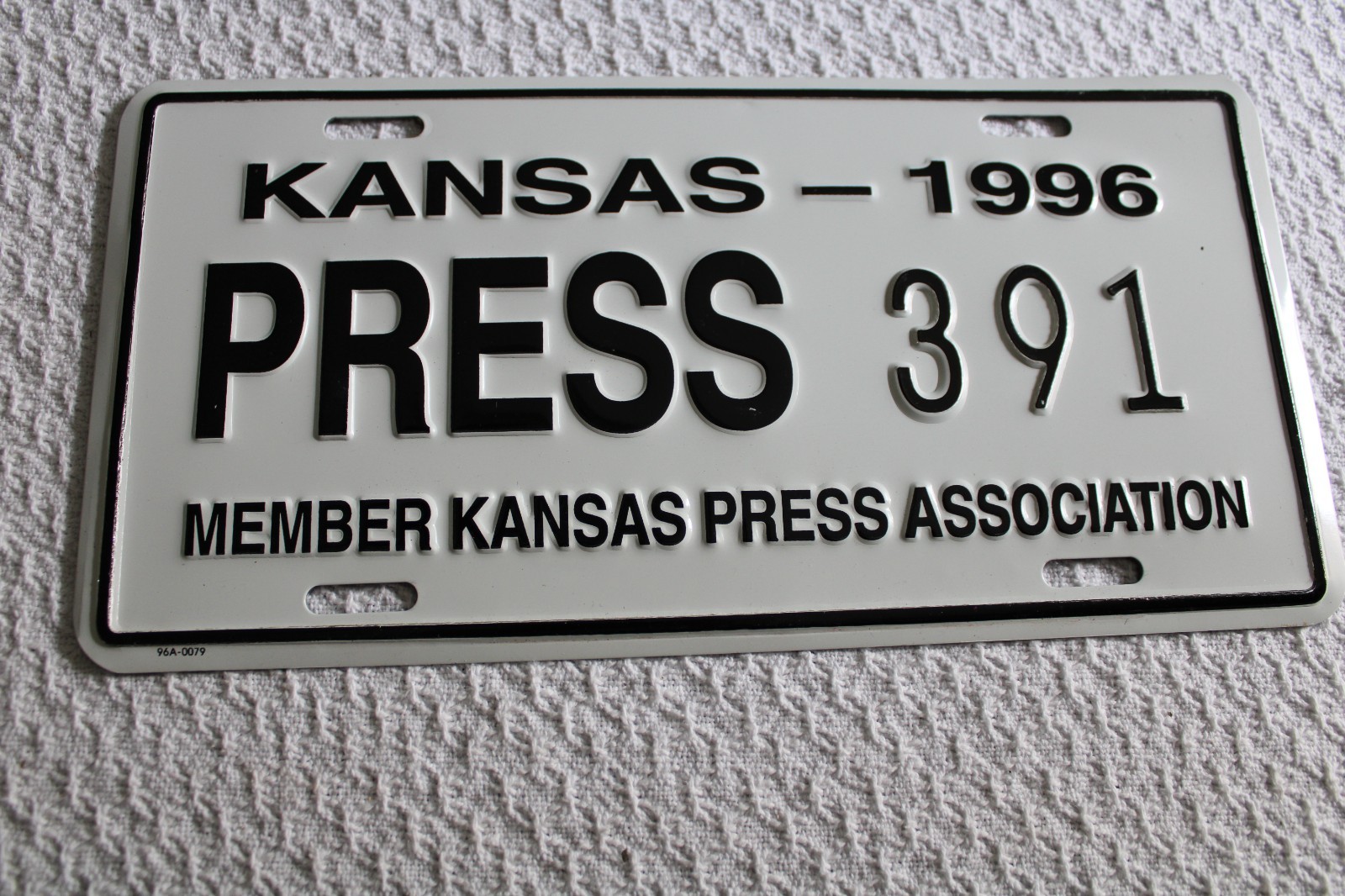 COLLECTION OF (9) NEWS/MEDIA/TV/RADIO PRESS LICENSE PLATES FROM VARIOUS STATES