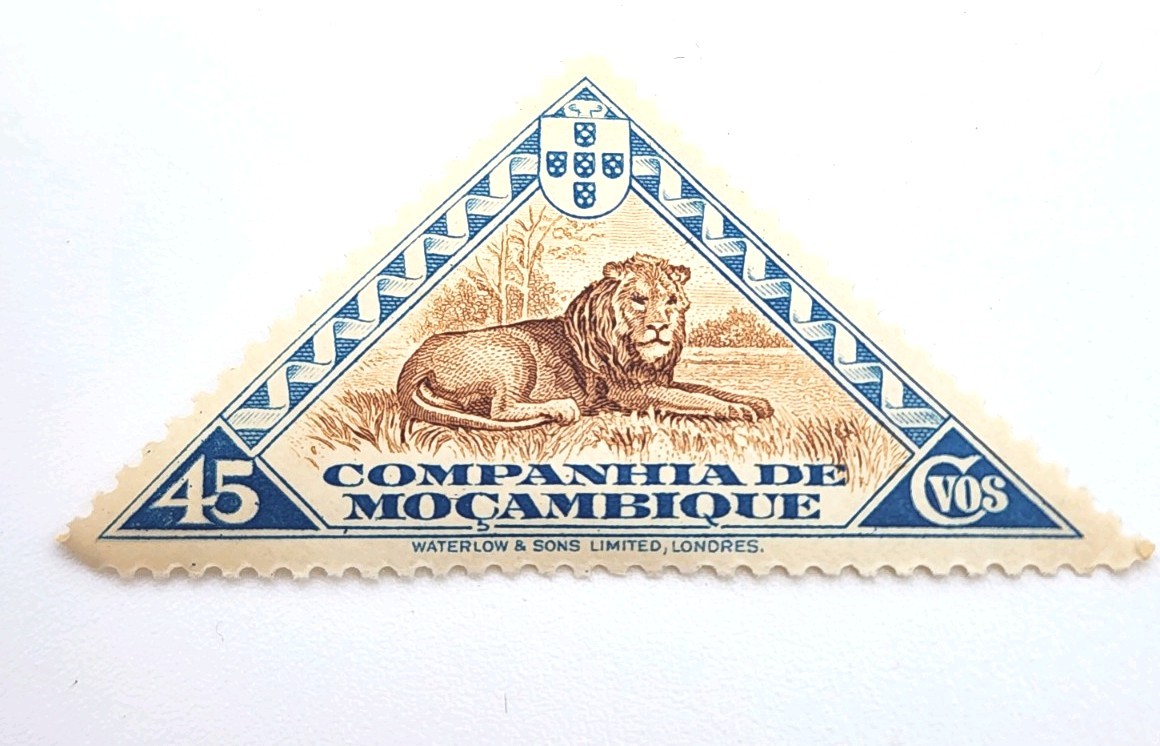 (4) Mozambique Triangle Postage Stamps- Mint - 30 - 40 - 45 - 50 MNH - Centavos