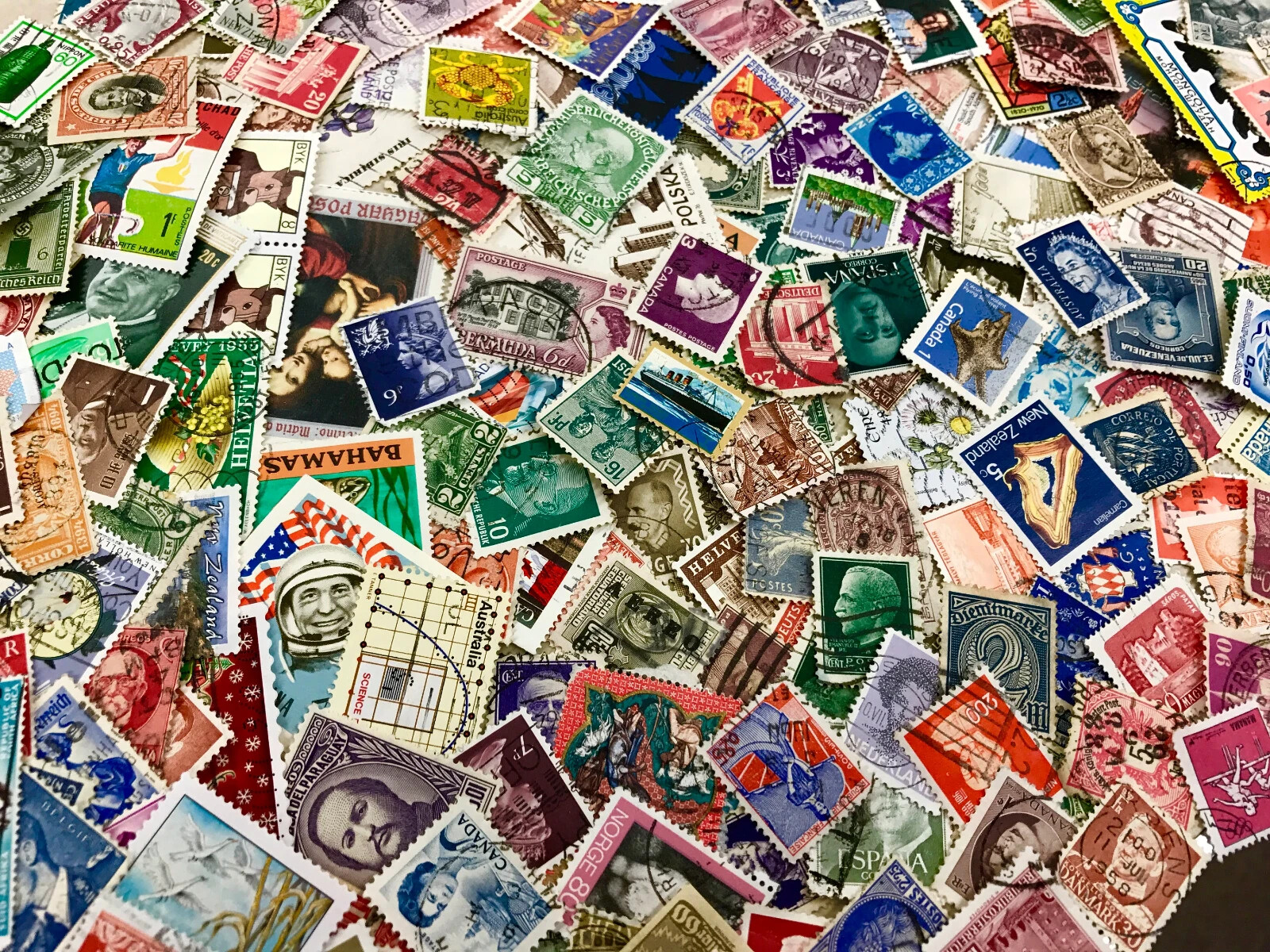 100+ WORLDWIDE Vintage Postage Stamps Off Paper - NO DUPLICATES & FREE SHIPPING!